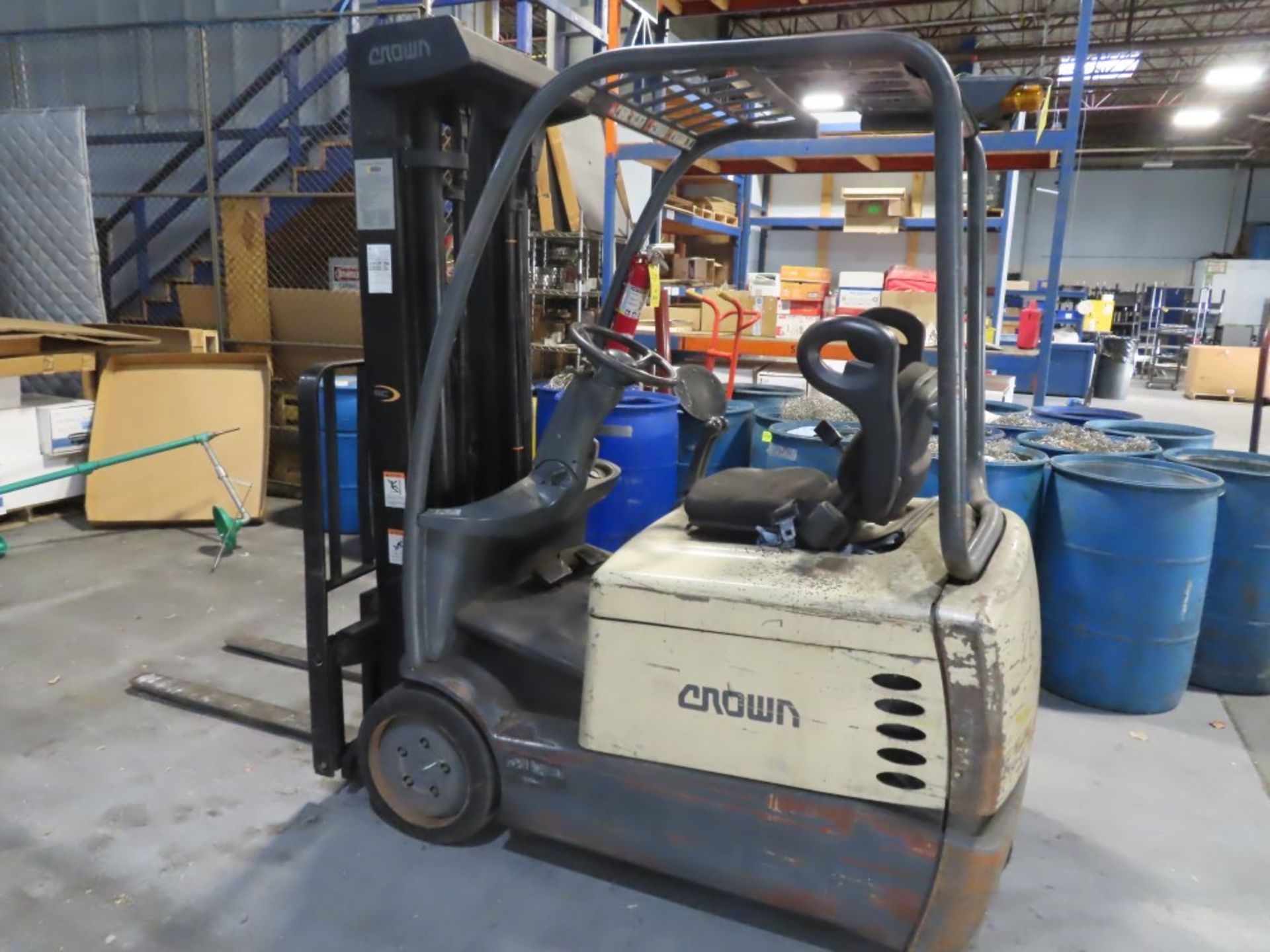 Crown Electric Forklift Model SC4020-35-TT190