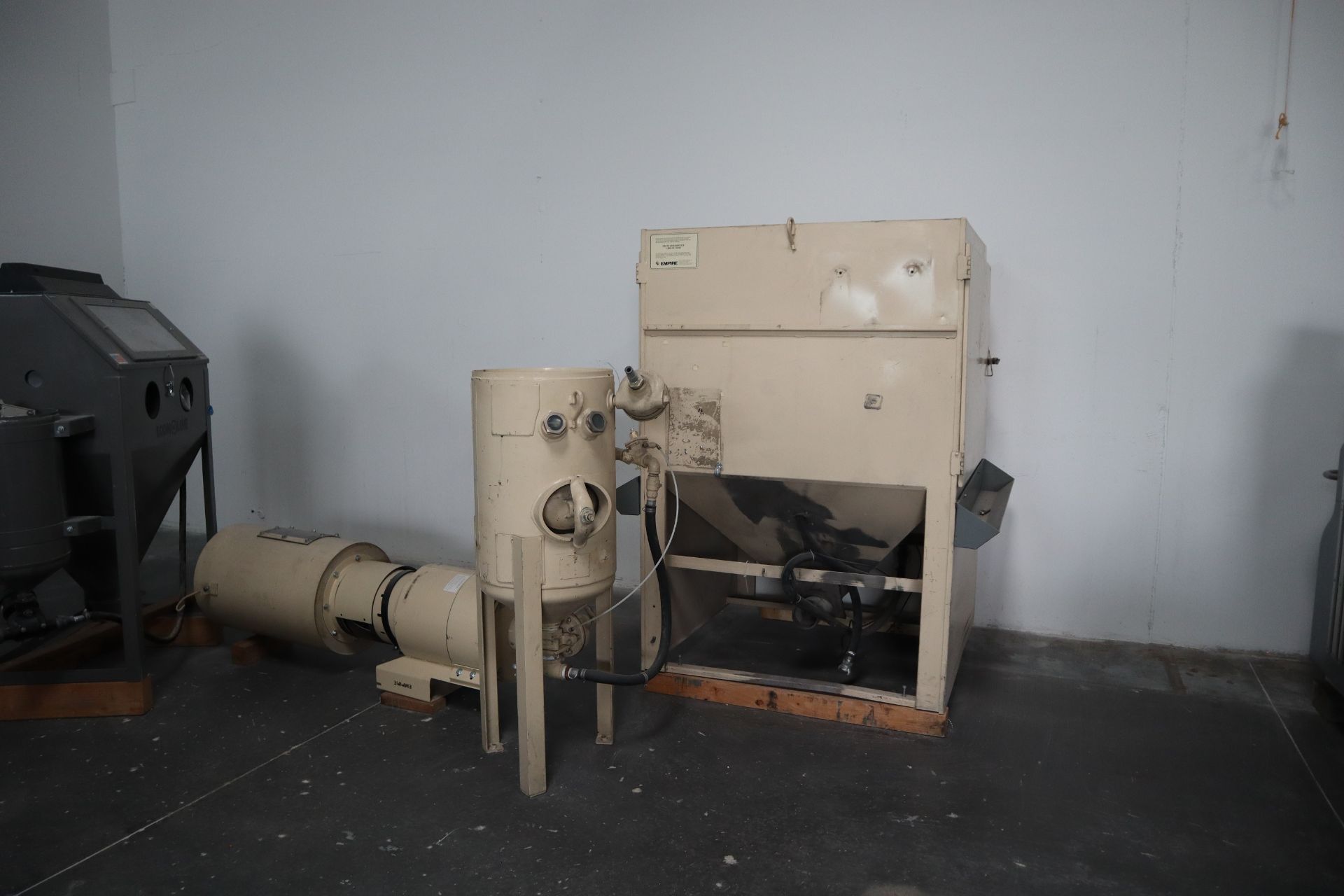Empire Abrasive Equipment Model PF-4848 Pro Finish Blast Cabinet - Image 8 of 9
