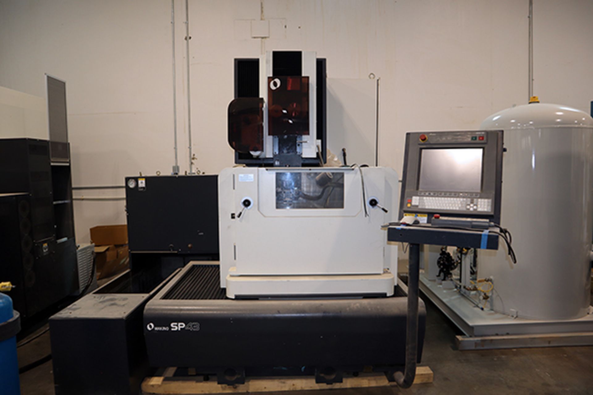 Makino SP43 Wire EDM (2007) - Image 13 of 25