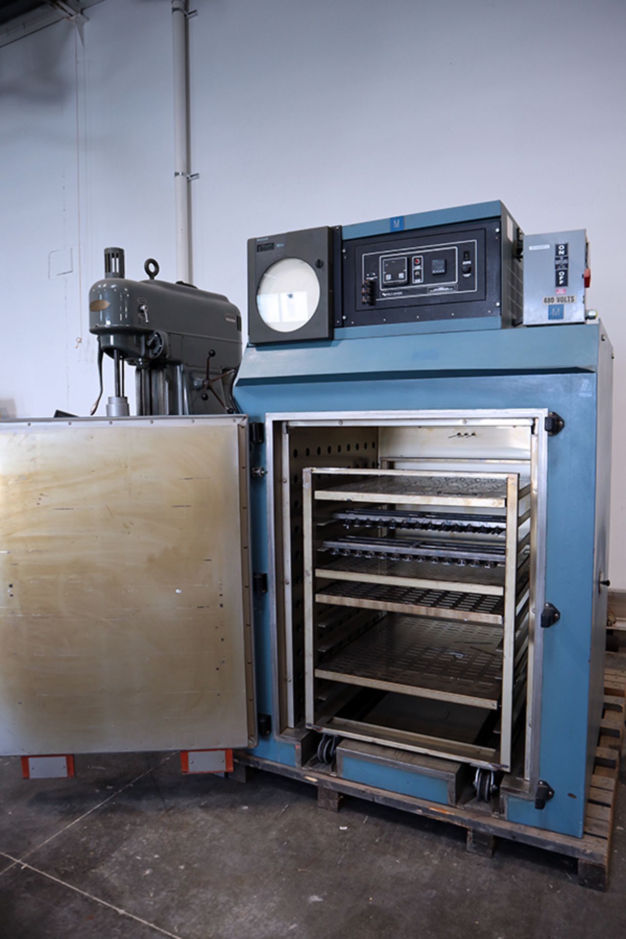 Blue M Electric DCRI-366-G-MP550 Mechanical Convection Batch Process Oven - Image 5 of 8