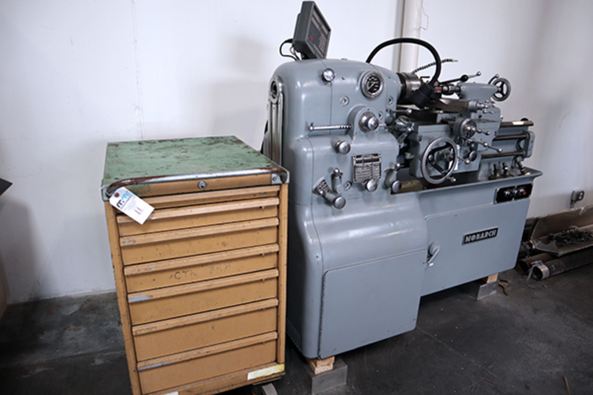 Monarch Model EE 10 x 20 Toolroom Lathe w/LISTA Cabinet - Image 5 of 17