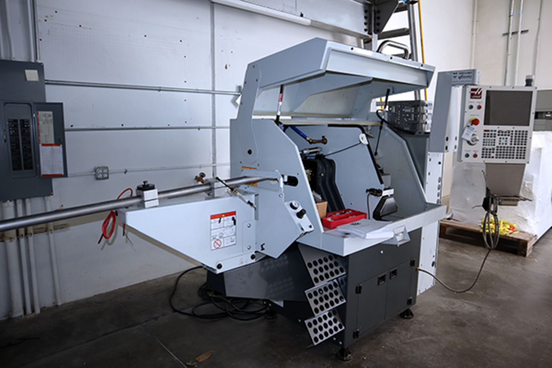 Haas CL-1 Chucker Lathe w/ Barfeed (2019) - Image 4 of 17