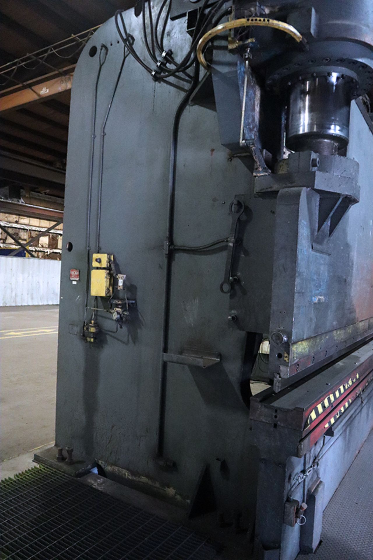 750 Ton D & K Hydraulic Press Brake w/ Auto Back Gauge - Image 19 of 23