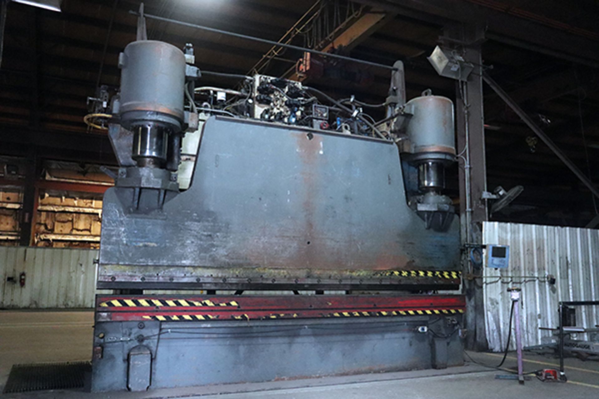 750 Ton D & K Hydraulic Press Brake w/ Auto Back Gauge - Image 2 of 23