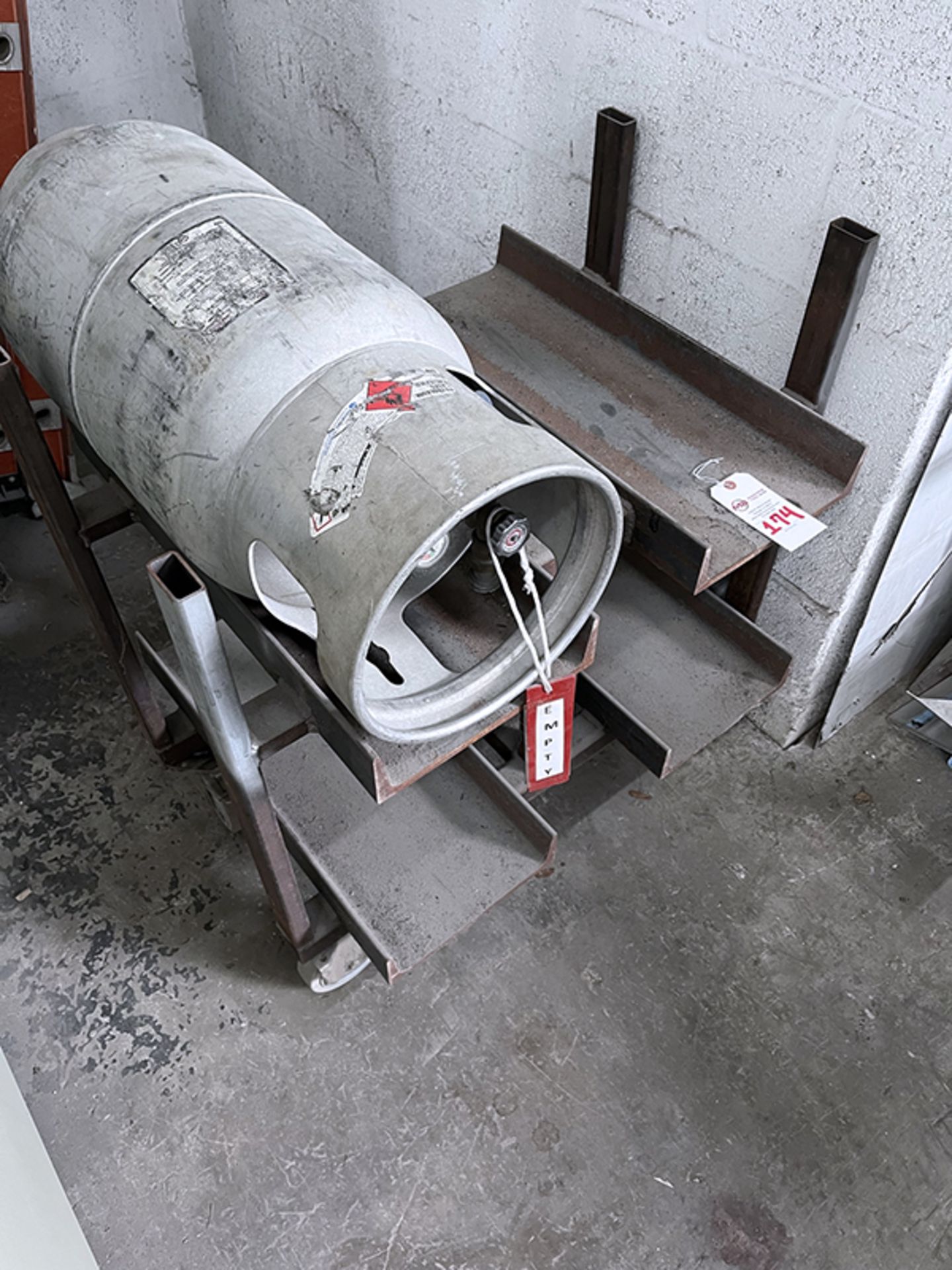 Propane Storage Rack & Propane Tanks (2) - Image 5 of 7