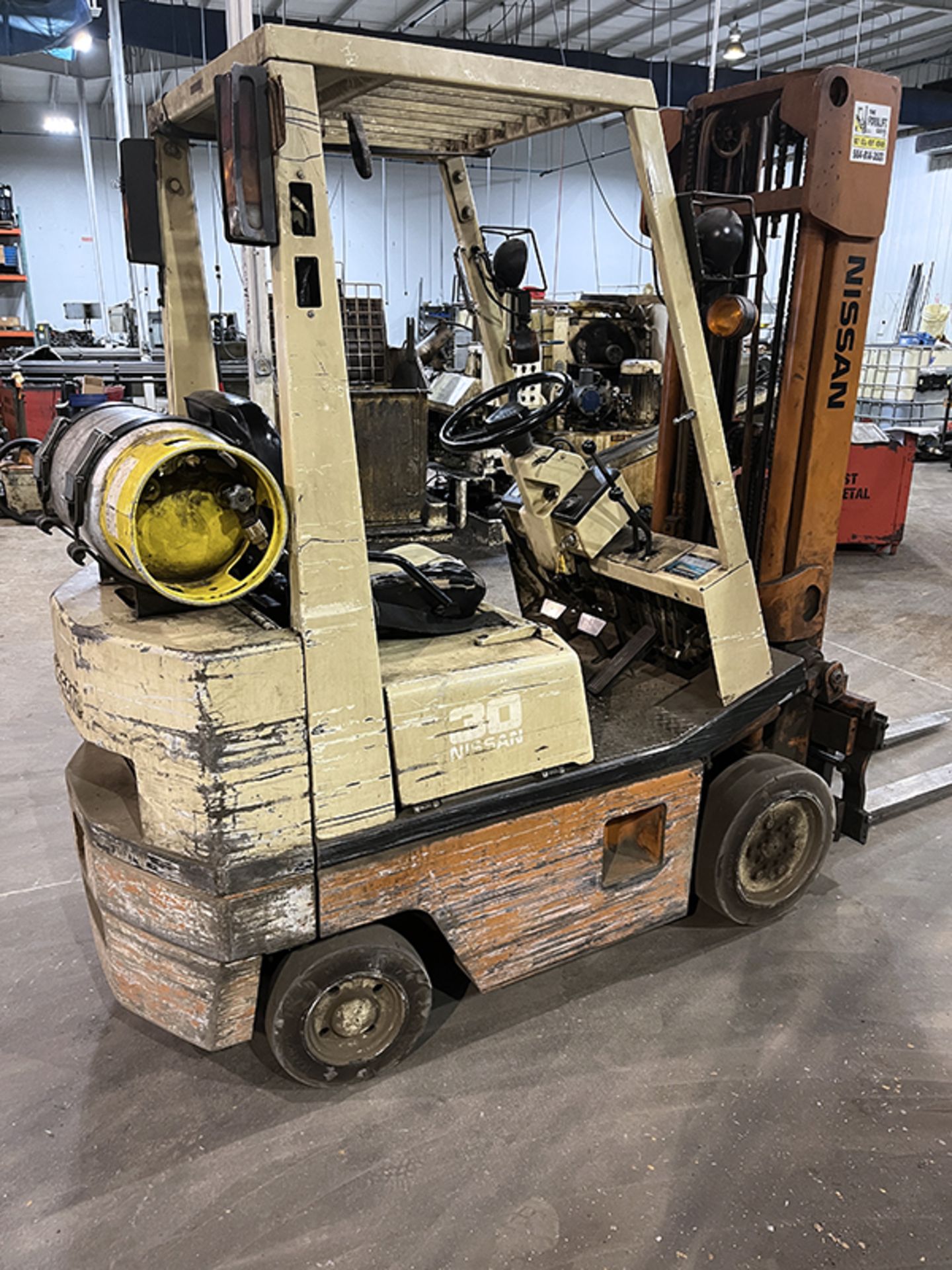 3000 LB Nissan CPH01A15V Propane Forklift