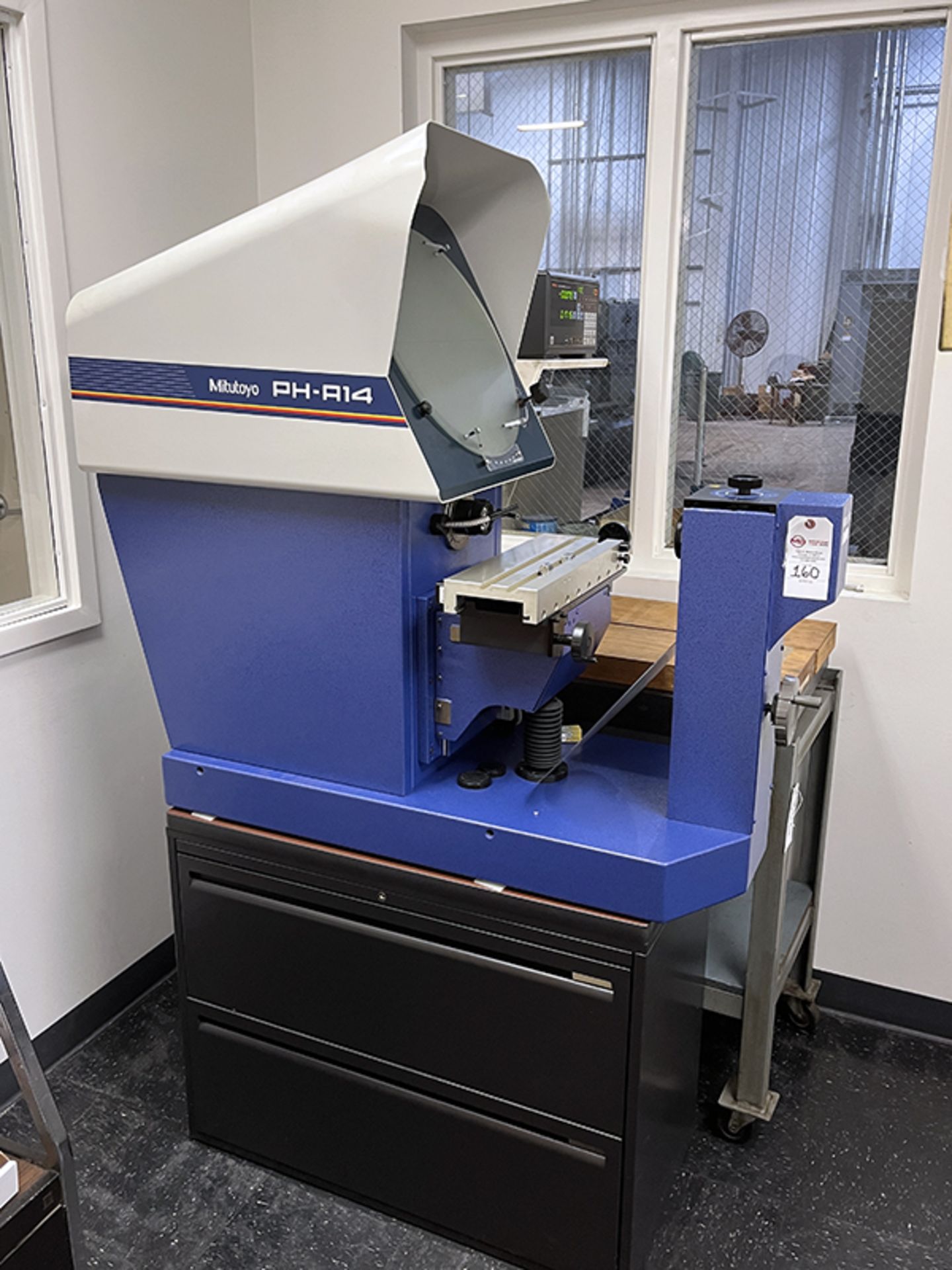 16" Mitutoyo PH-A14 Optical Comparator (2015) - Image 4 of 10