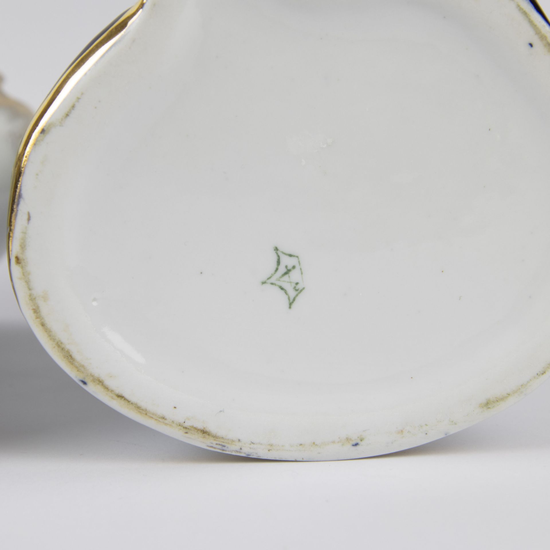A collection of porcelain Vieux Bruxelles and Limoges - Bild 7 aus 14