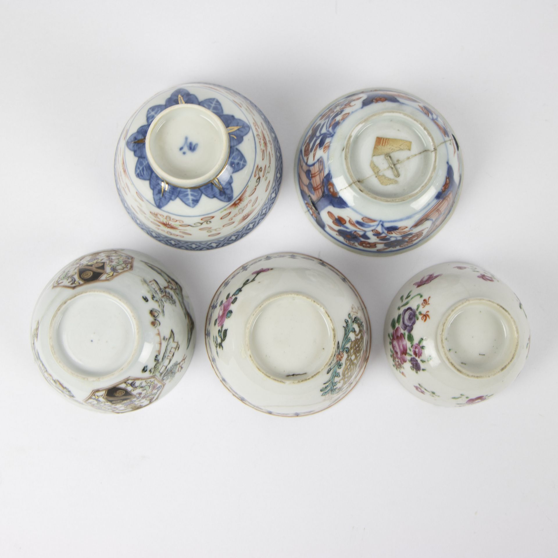 A collection of Chinese cups and saucers 18th century - Bild 4 aus 12