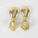 2 gold earrings with diamonds 18 kt