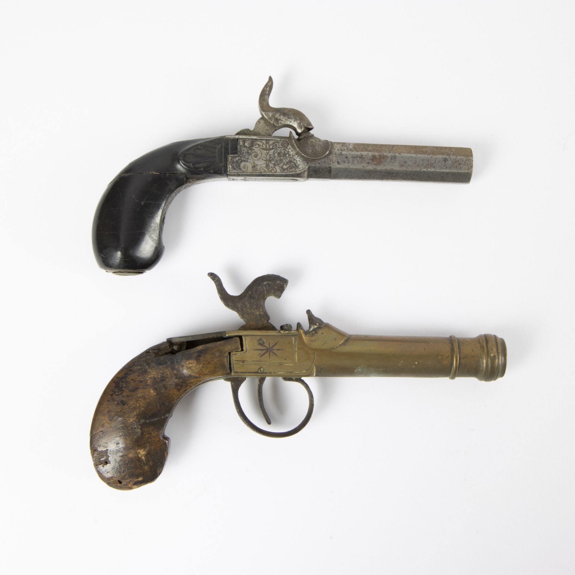 Lot percussion and naval pistol 19th century