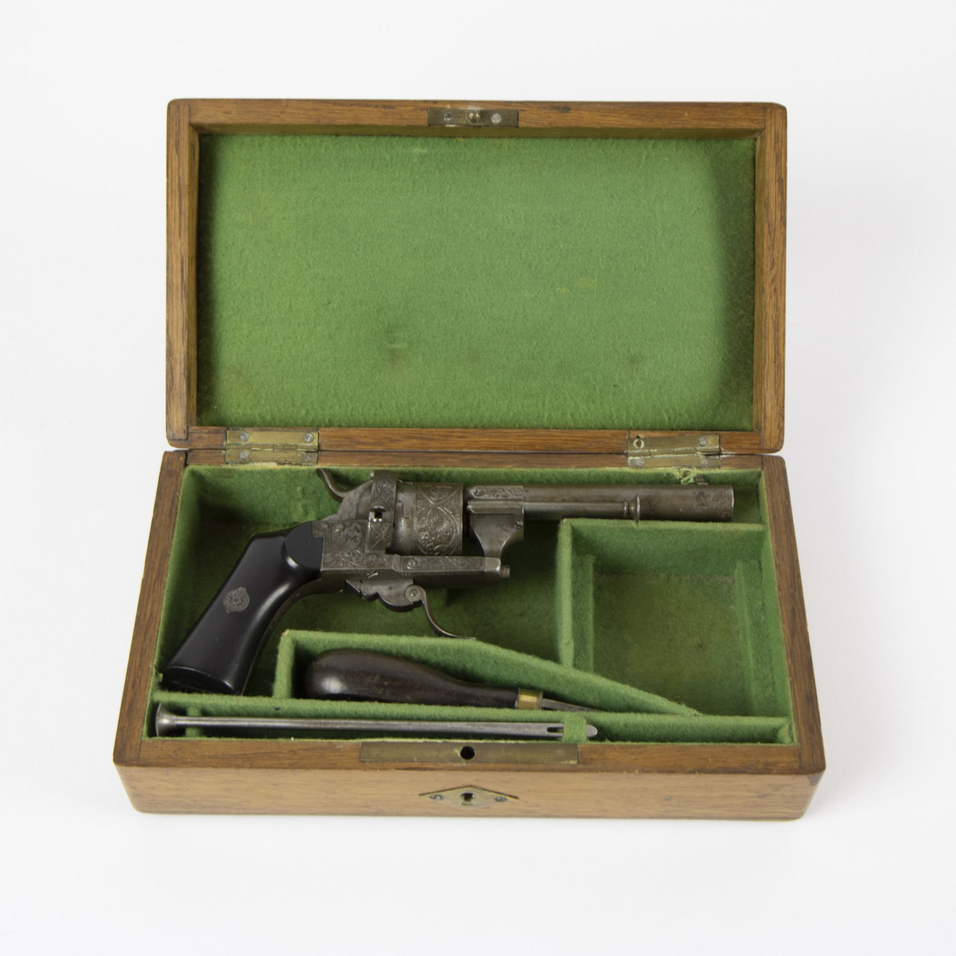 Suitcase with French luxury pinfire pocket revolver engraved and signed E.L.