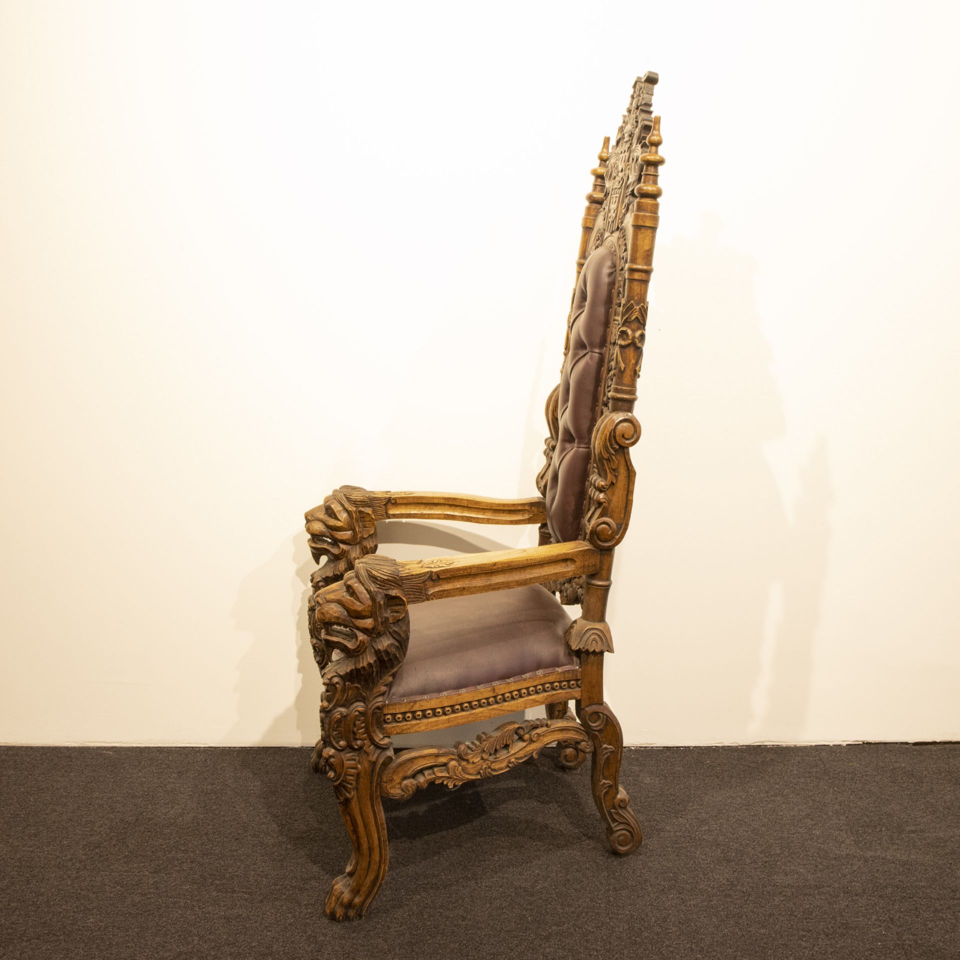 Castle arm chair sculpted with lion heads - Image 4 of 6