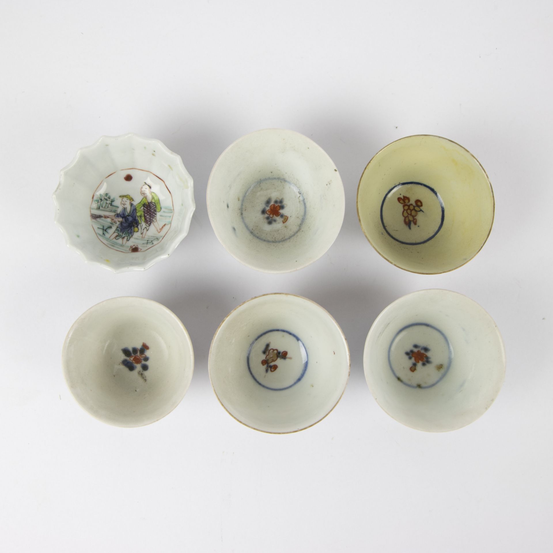 A collection of Chinese cups and saucers 18th century - Bild 9 aus 12