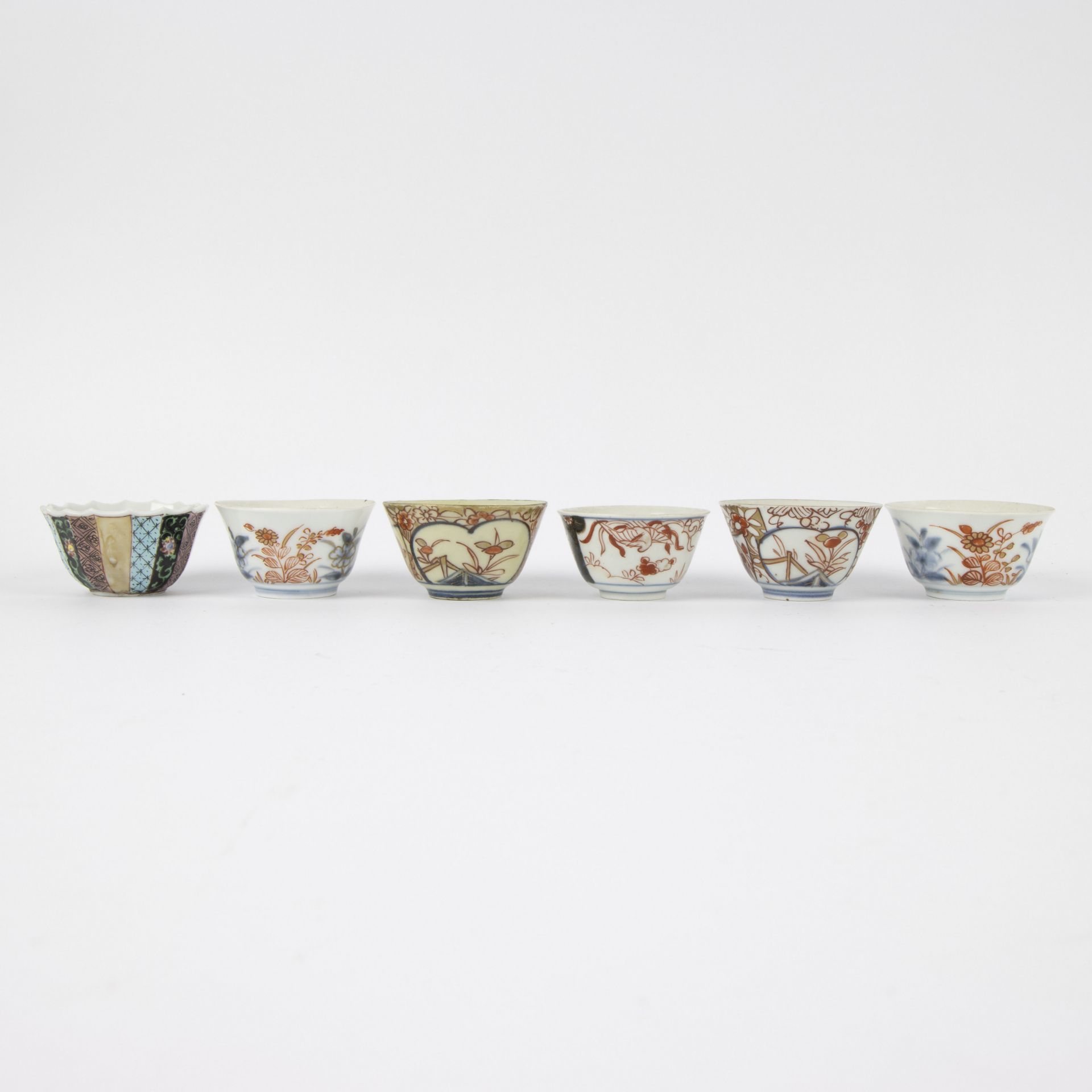 A collection of Chinese cups and saucers 18th century - Bild 8 aus 12