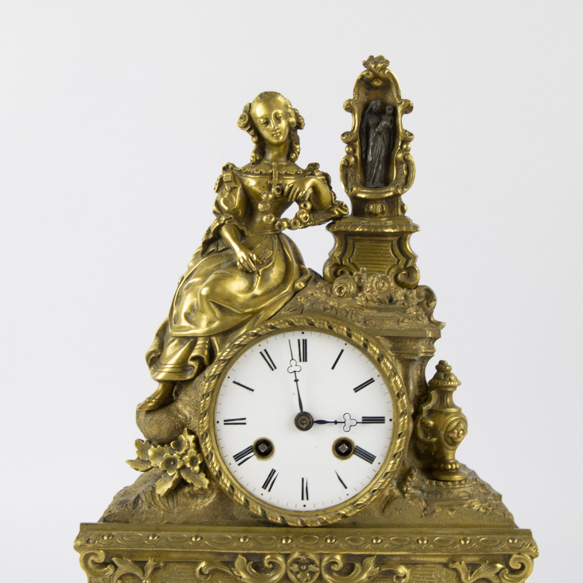 Bronze romantic mantel clock 19th century - Image 2 of 4