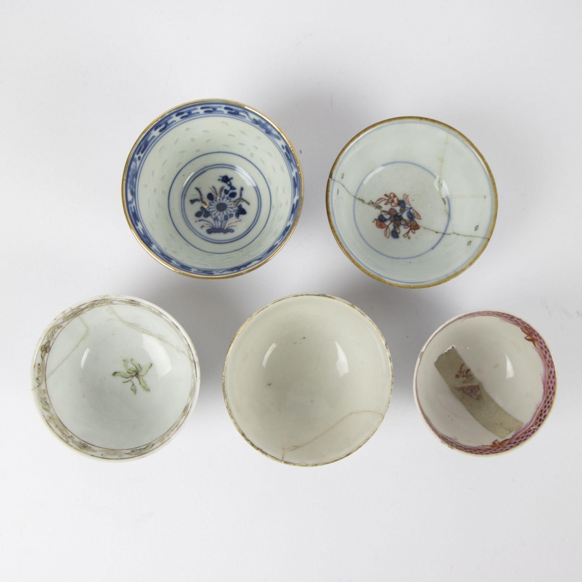 A collection of Chinese cups and saucers 18th century - Bild 3 aus 12