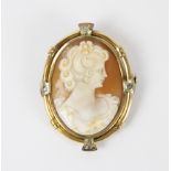 Golden Cameo brooch 18 krt