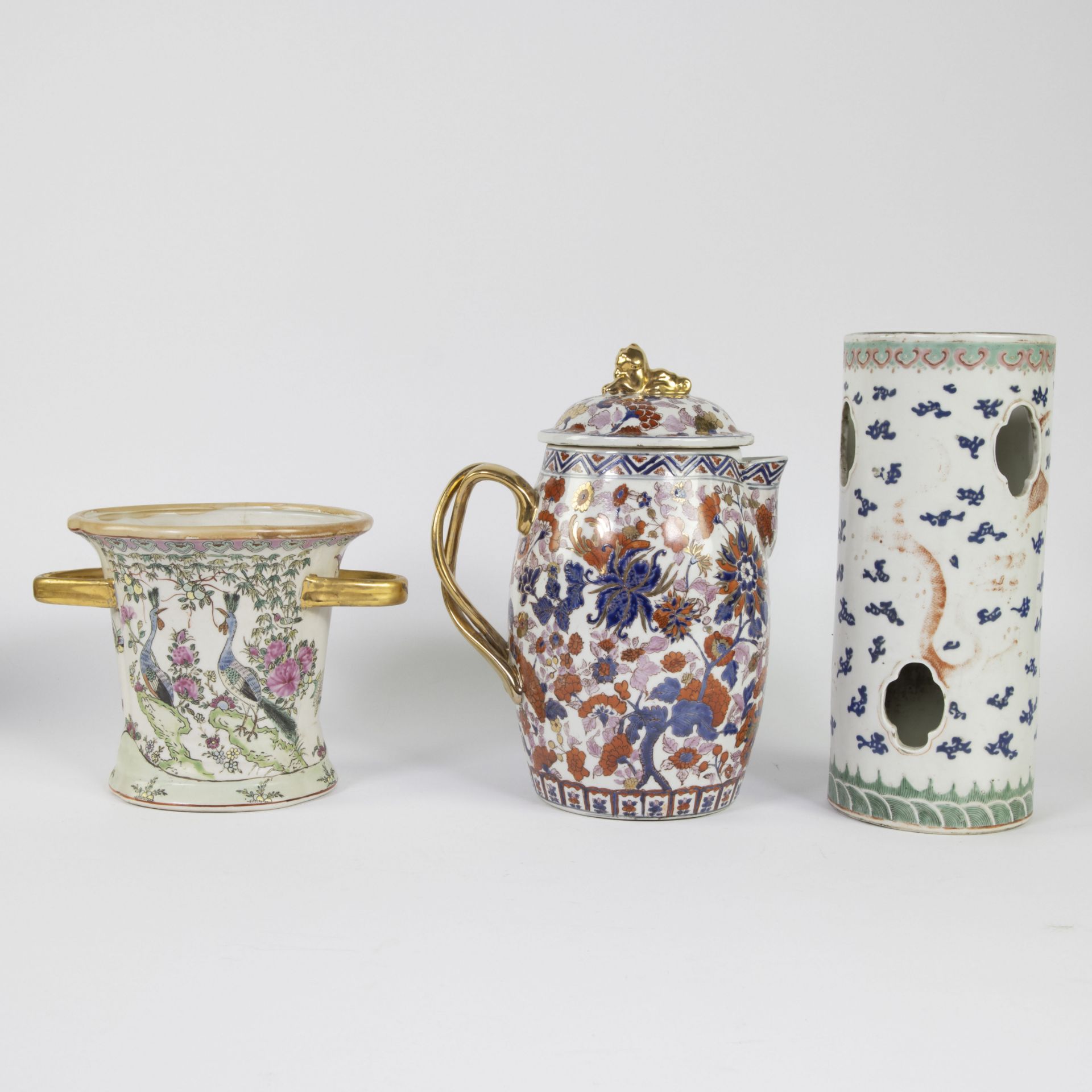 Collection of Asian porcelain, including a Chinese hat stand 19th century - Image 3 of 5