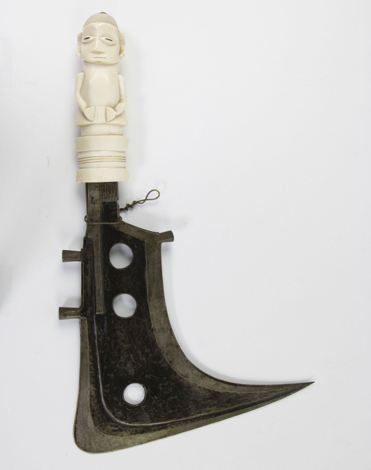 Decorative knife with carved handle in the shape of a figure UBANGE