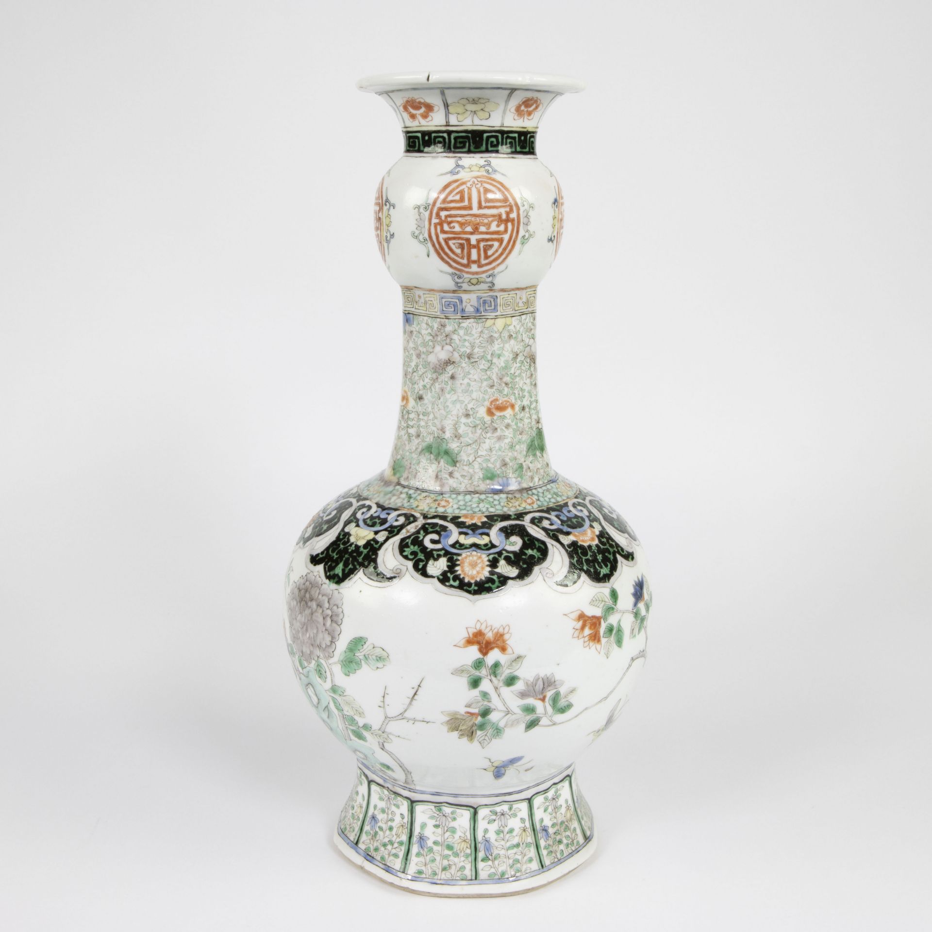 Chinese 'garlic shaped' vase floral decor with birds 19/20th century - Image 2 of 6