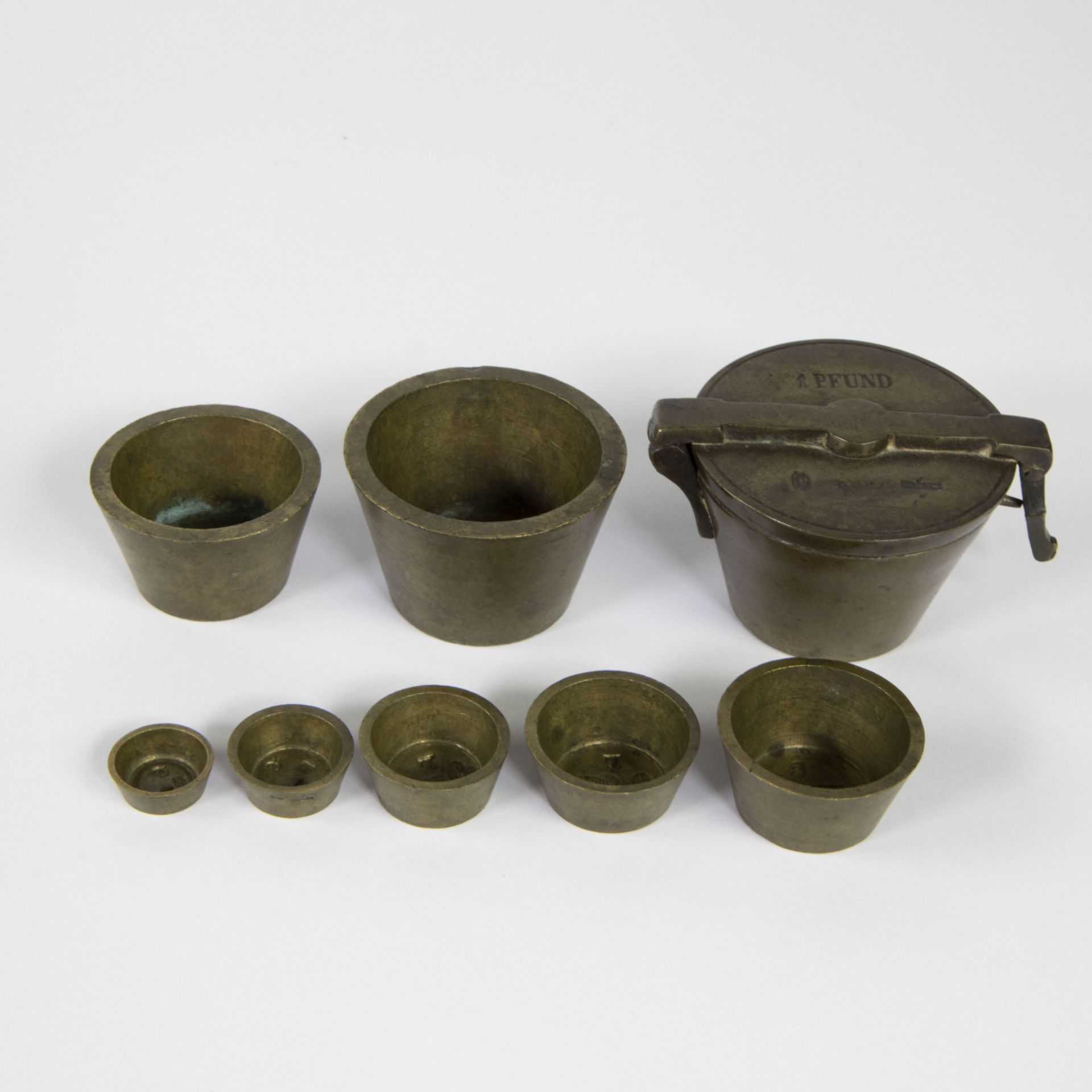 Lot of 4 bronze mortars with 2 pestle and 2 8-piece closing weights German 1836 and 1704 (marked) - Bild 8 aus 8