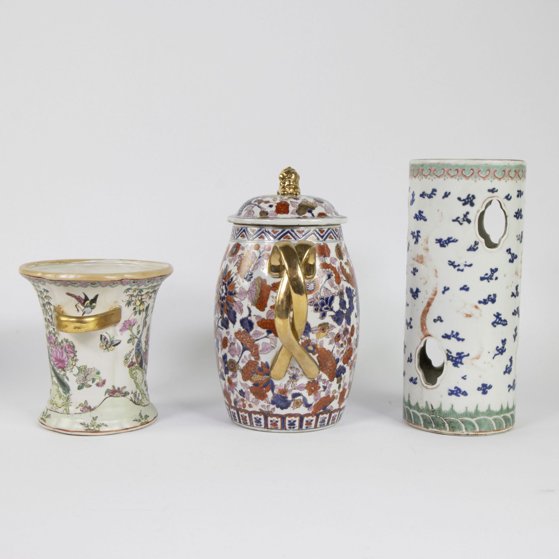 Collection of Asian porcelain, including a Chinese hat stand 19th century - Image 2 of 5