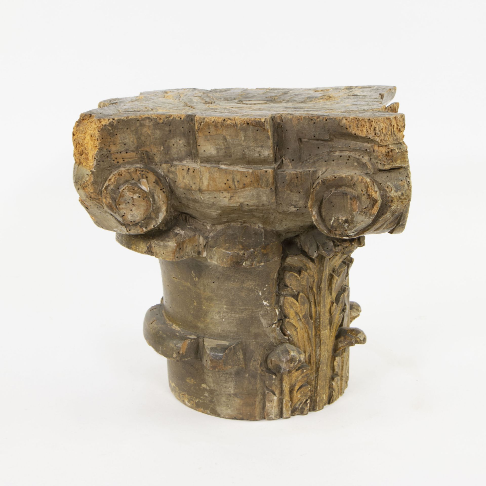 Ionic wooden capital with volutes and akant leaves - Bild 4 aus 5