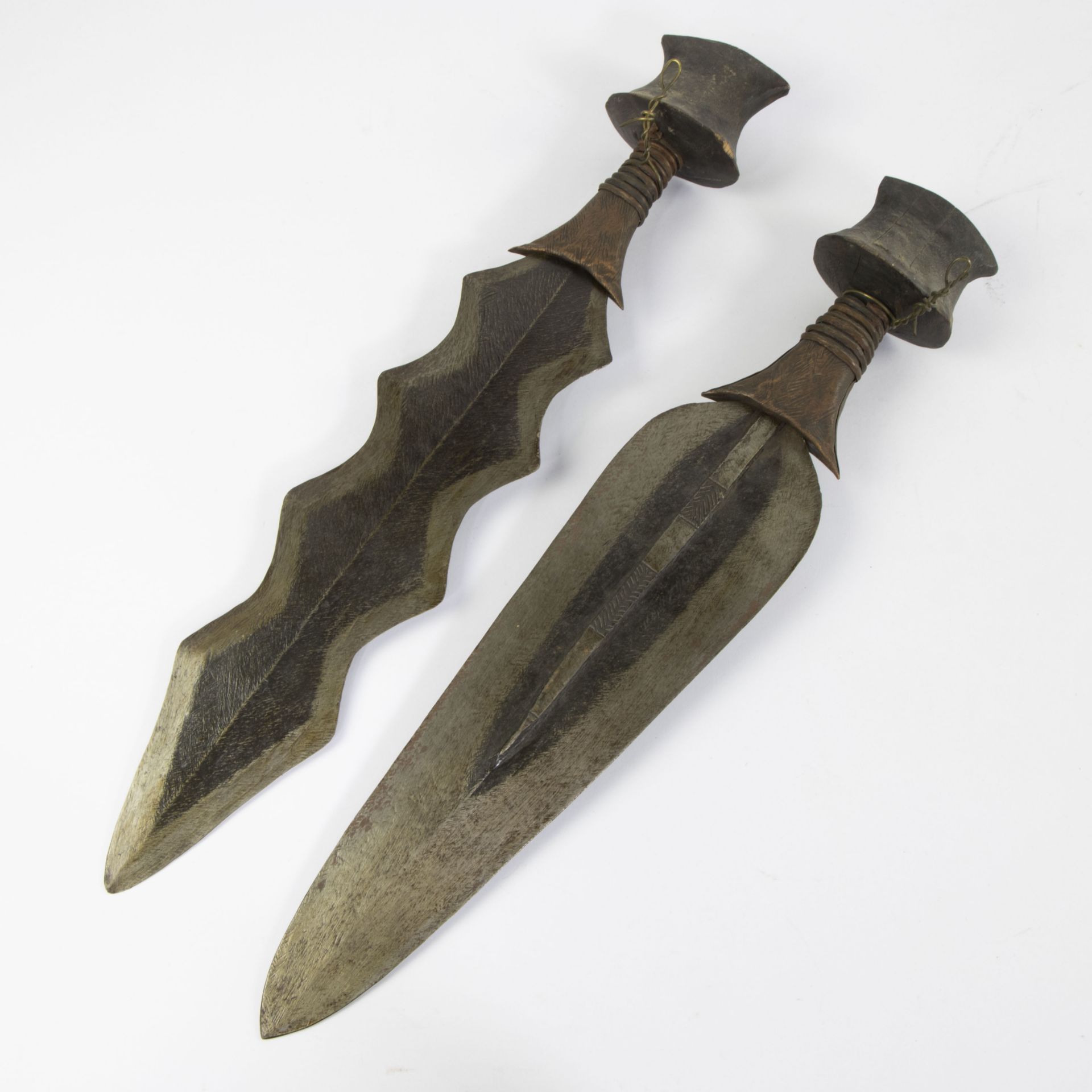 Collection of 2 African forged hand weapons - Bild 2 aus 2