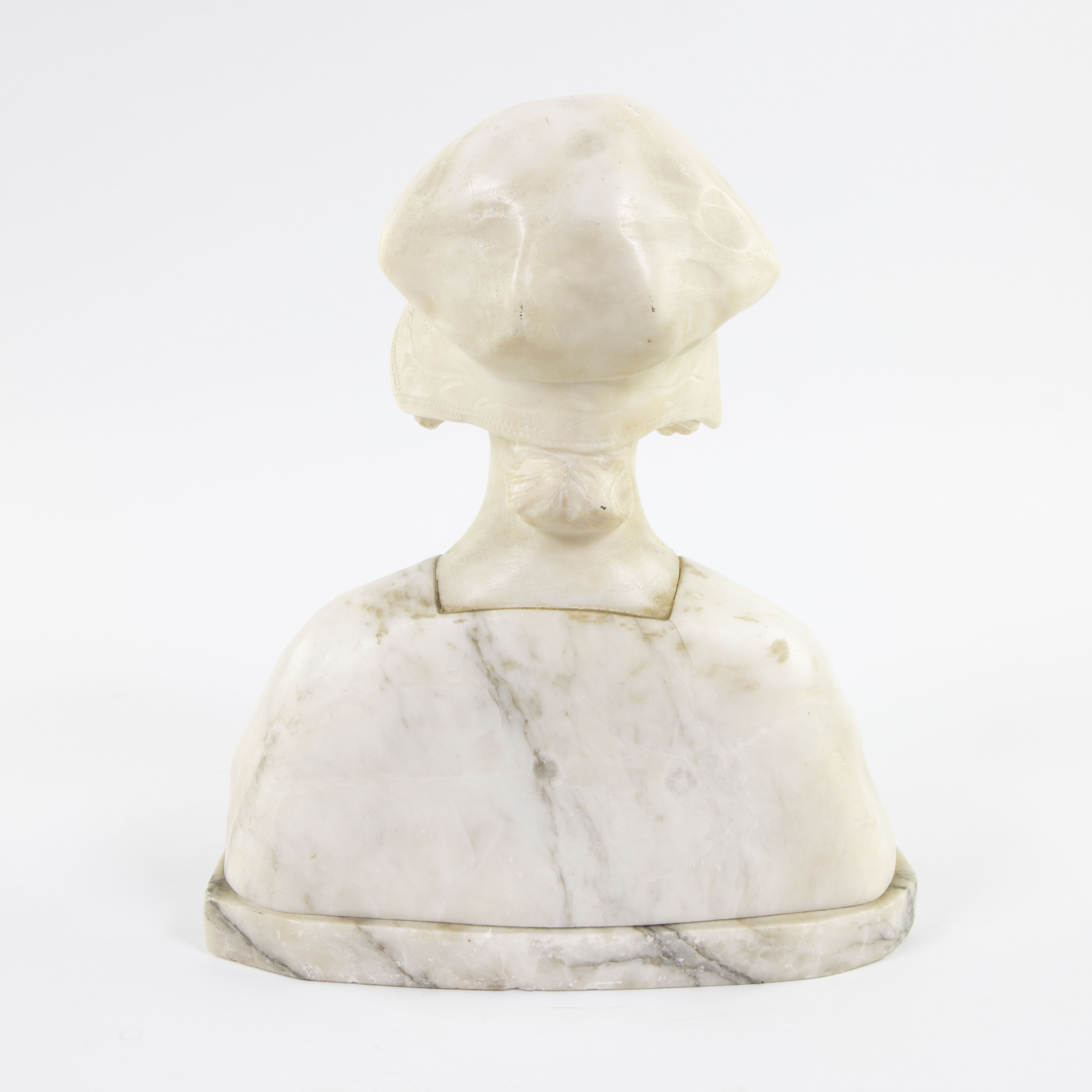 Marble bust of young lady, not signed - Image 3 of 4