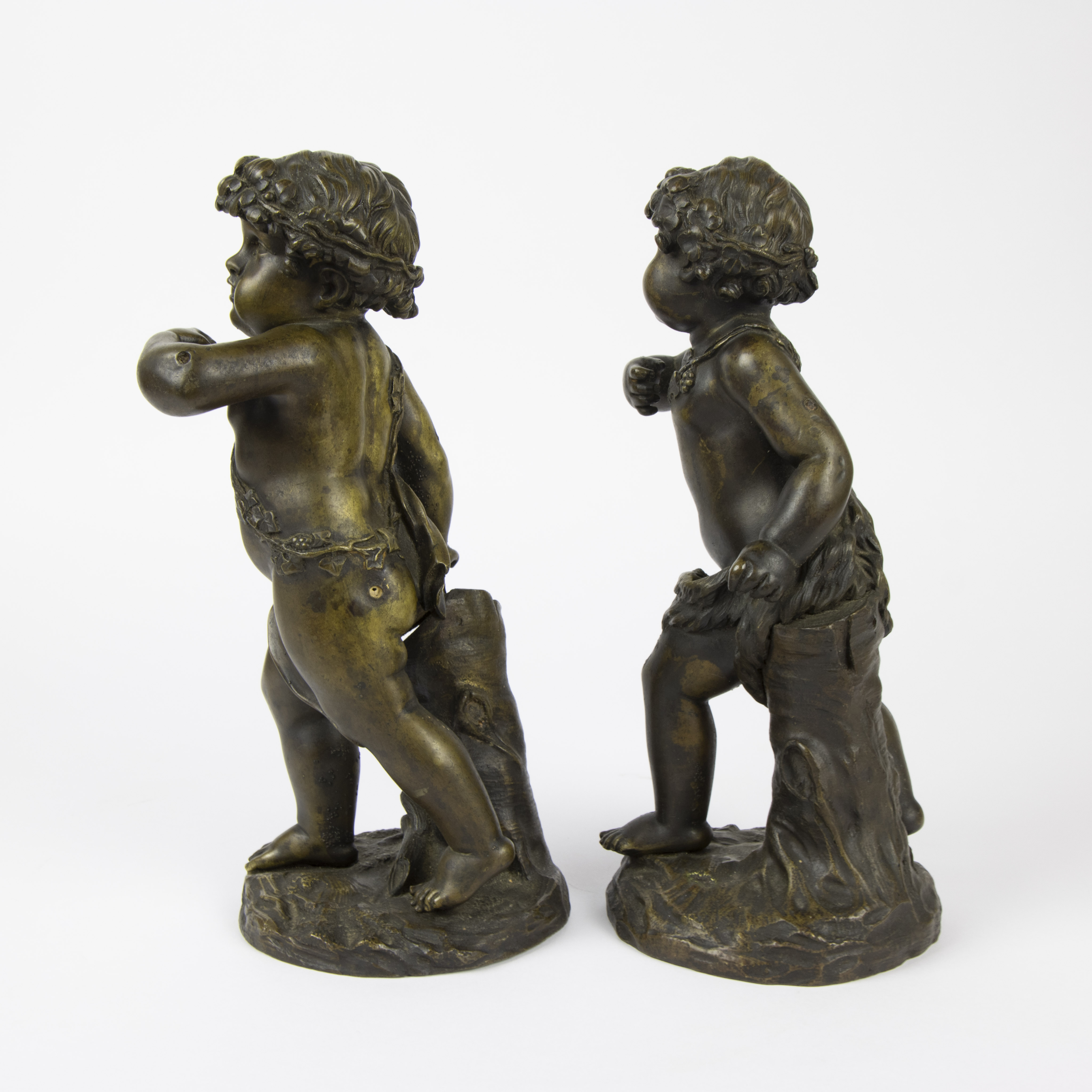 Pair of bronze putti, not signed - Image 4 of 5