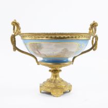 Napoleon III Sévres porcelain centerpiece coupe in gilded bronze , France 1870