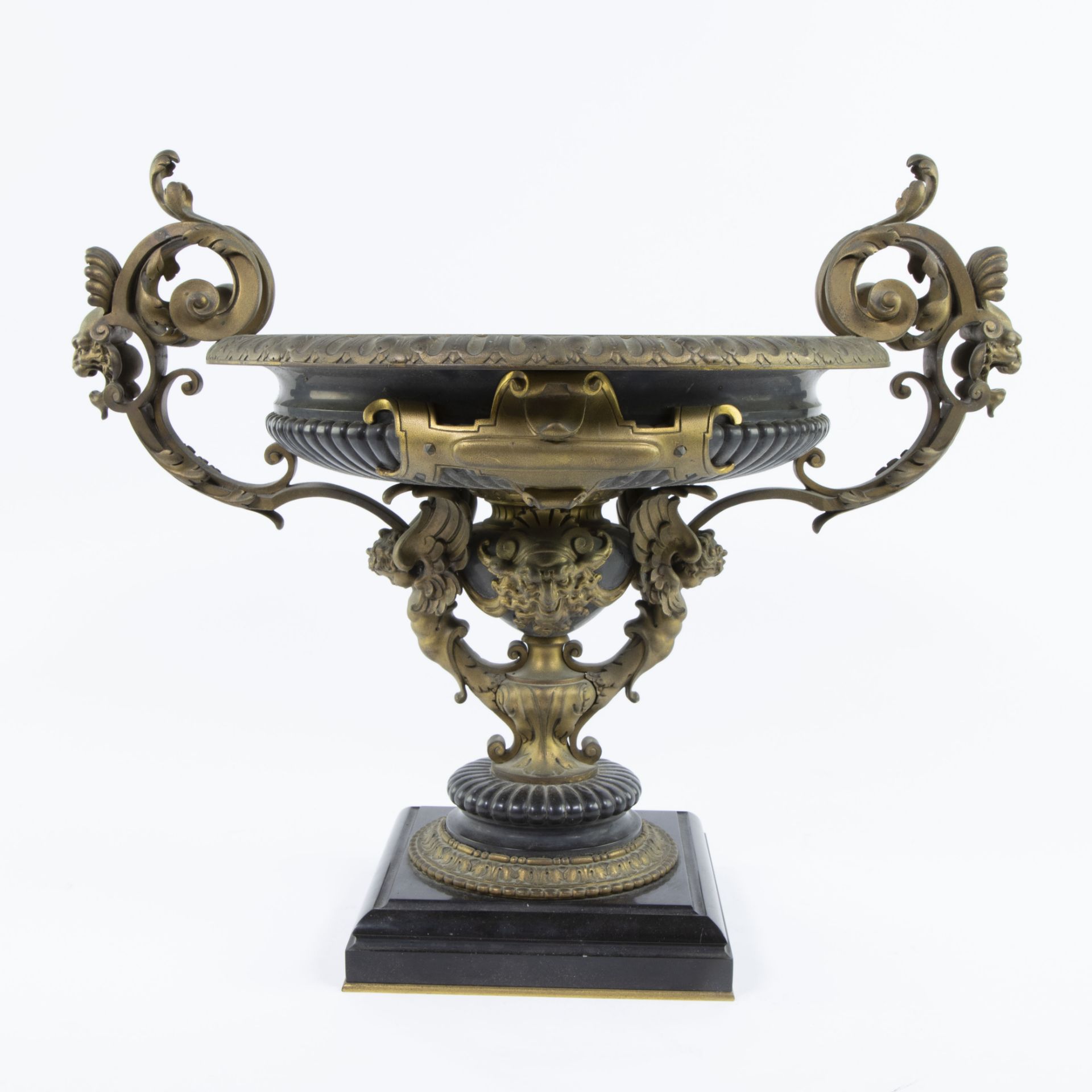 Napoleon III coupe in marble with bronze mounts decorated with lion heads, angels and satyrs - Bild 5 aus 9