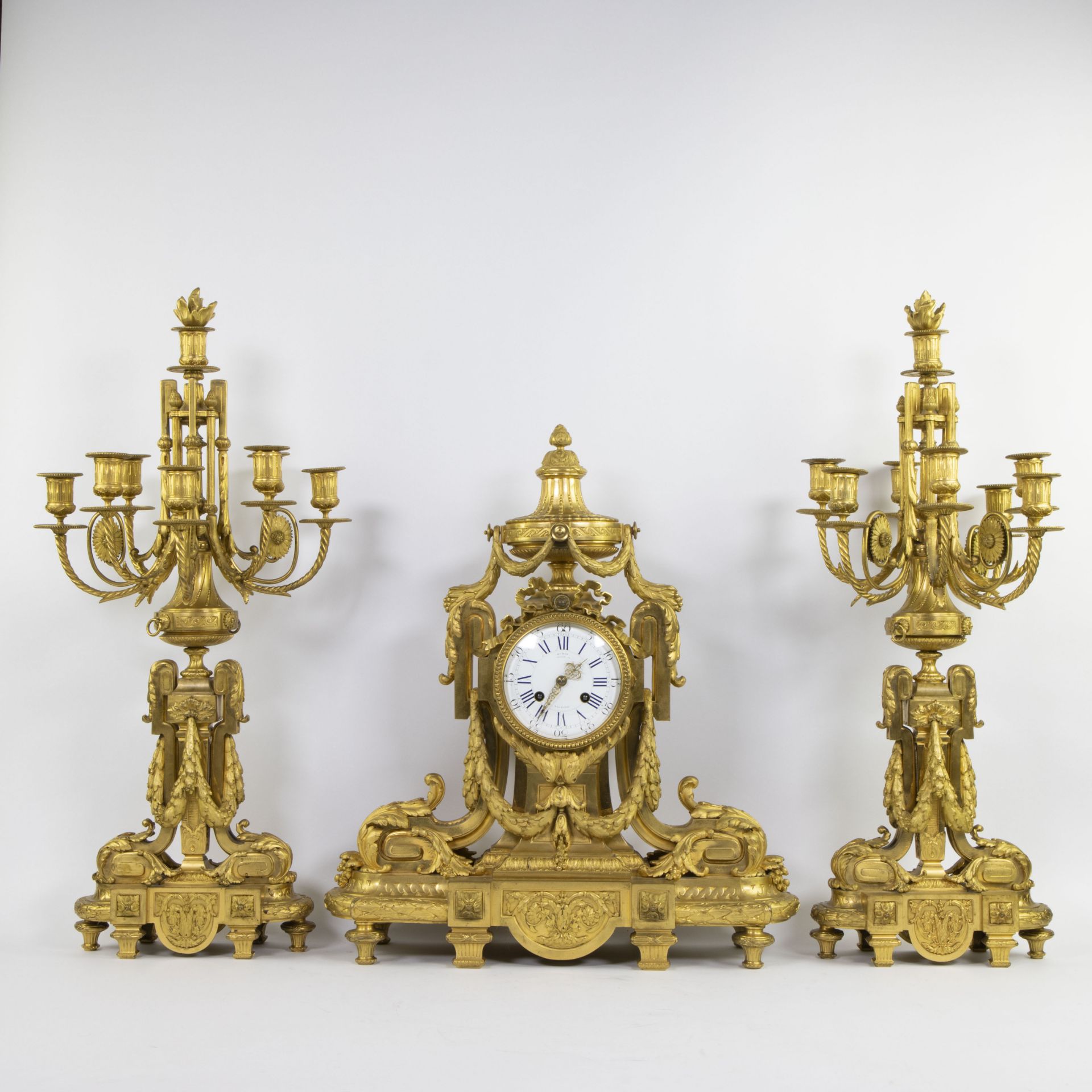 Mantel clock and candlesticks style Louis XV in gilded bronze Napoleon III period "Oudin in Marseill