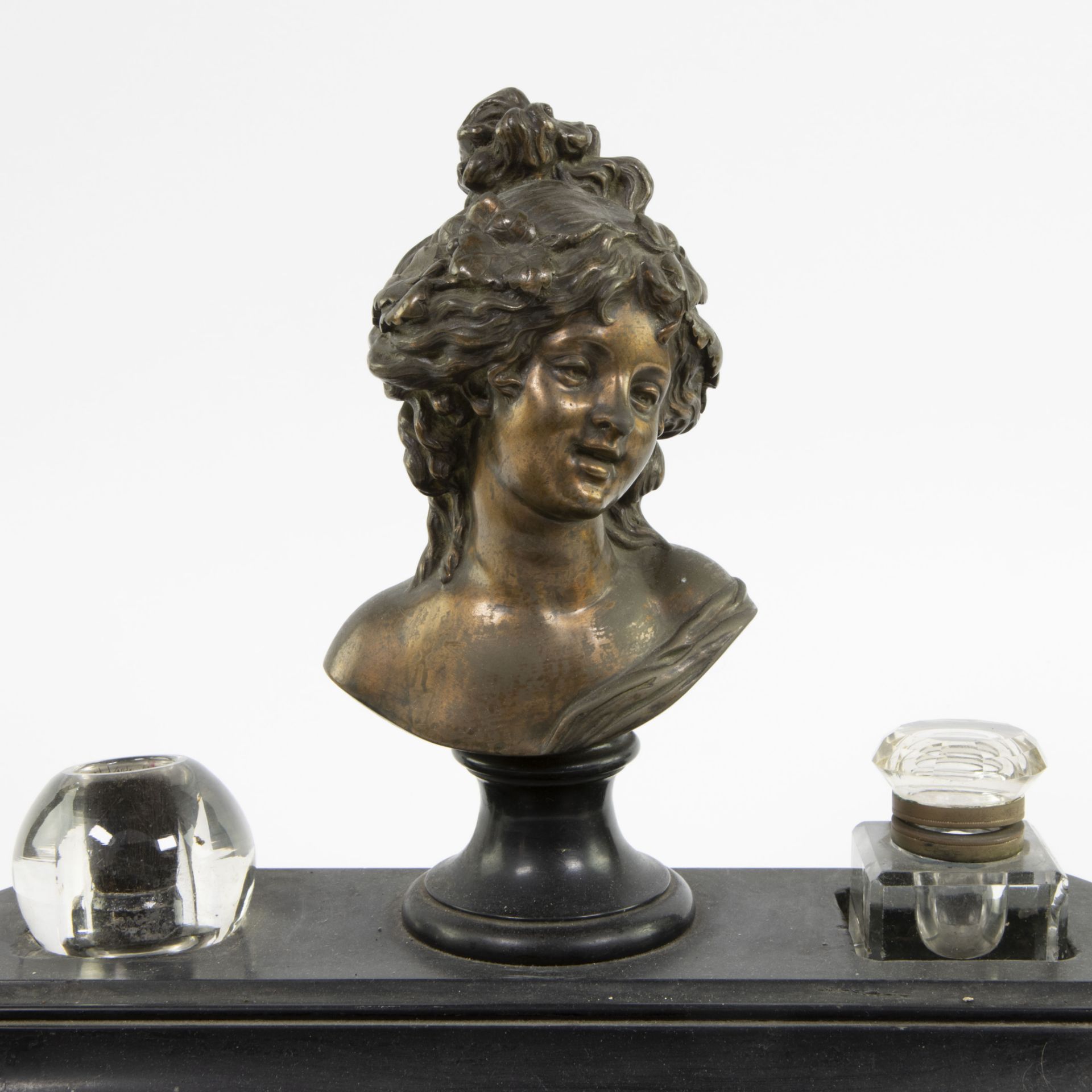 Napoleon III ink set in black marble with bronze woman's head and 2 glass jars - Bild 2 aus 5
