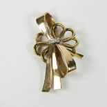 Gold brooch 18Kt gold (24 grams) with diamonds (3.0.5Kt)
