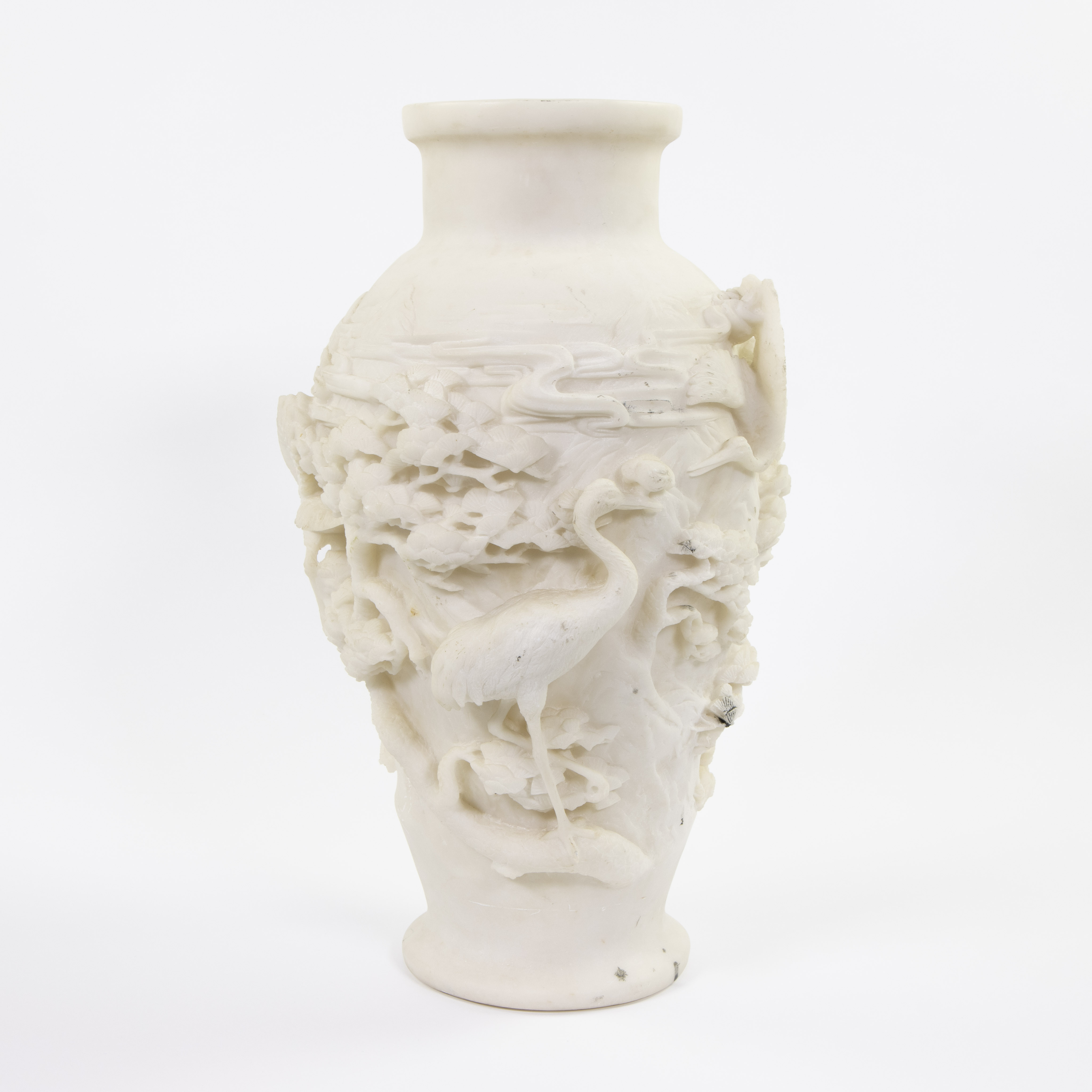 Asian alabaster vase with cranes - Image 2 of 4