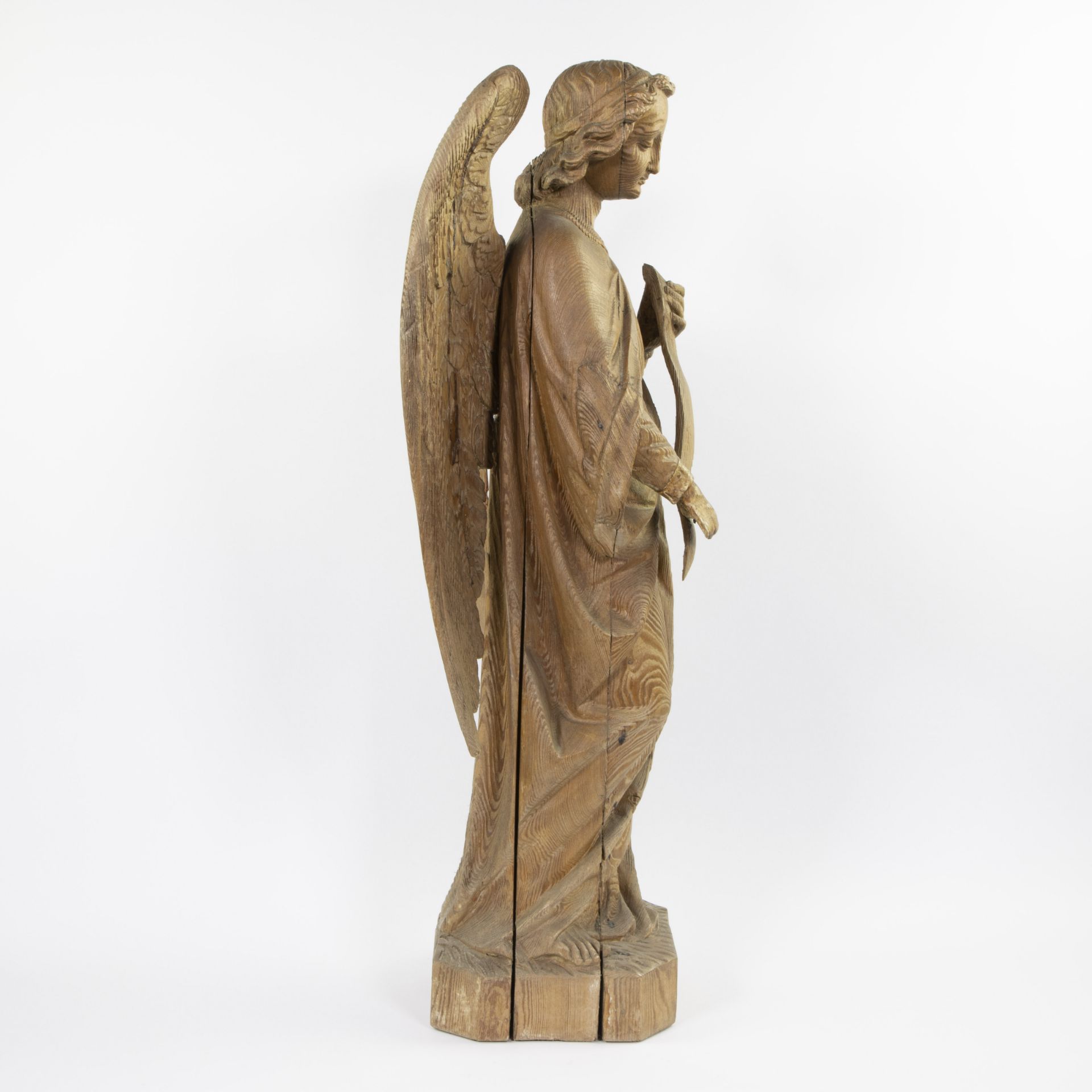 Neo-Gothic wooden angel, Flemish, 19th century - Image 4 of 4