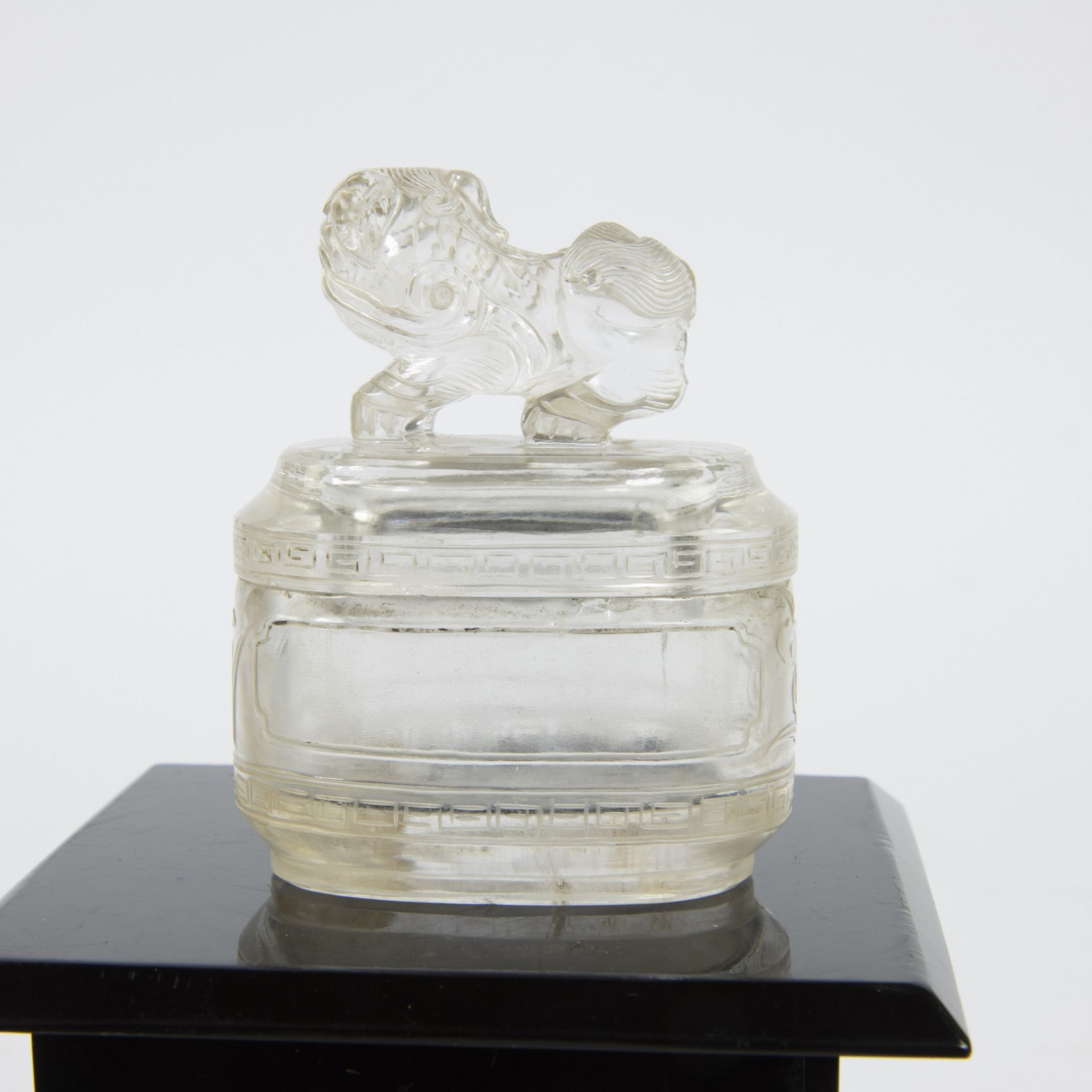 Rock crystal lidded jar with Chien Pho, Chinese Qing 1800-1820 - Bild 5 aus 6