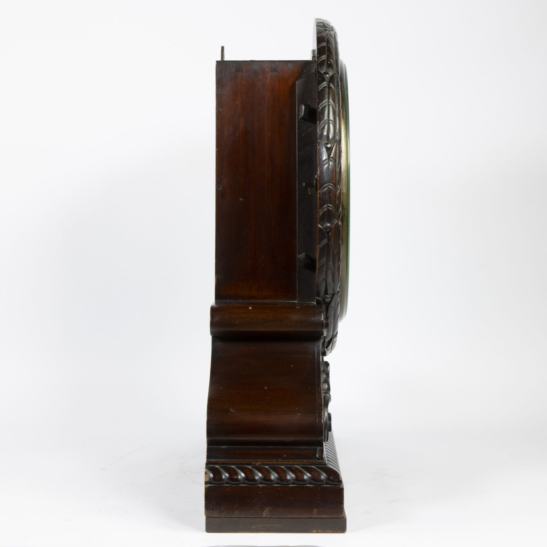 Large station clock in oak case with metal dial, circa 1900 - Bild 4 aus 4