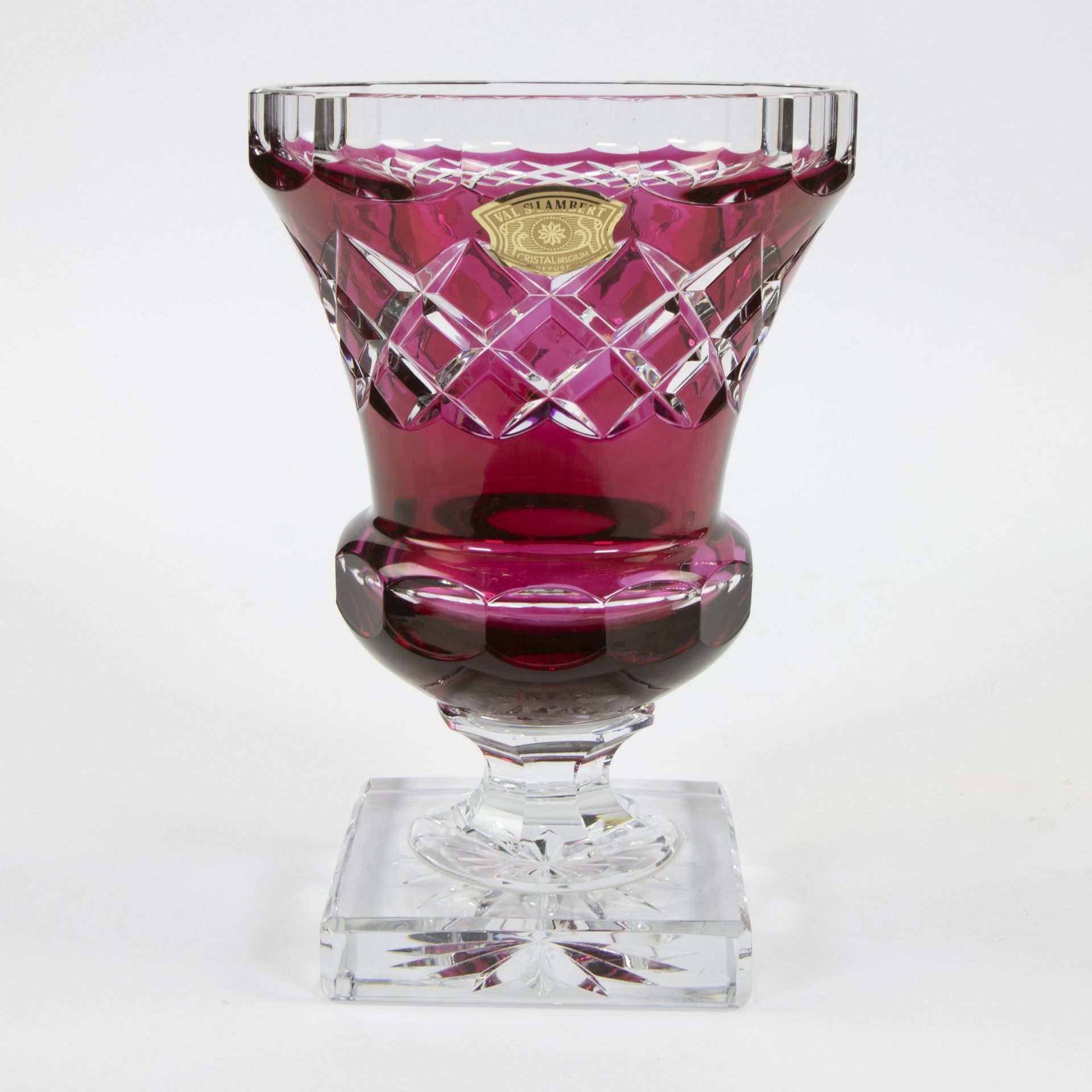 Val Saint Lambert red crystal vase model Thessalie, signed on the bottom, with original label - Bild 2 aus 5