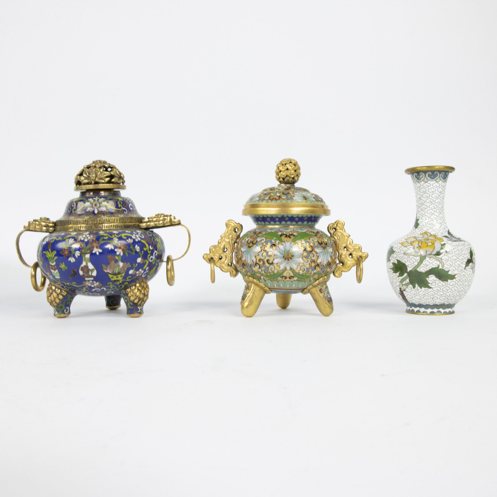 Collection of cloisonné, coupe, lidded jars, vase and dishes - Image 2 of 4