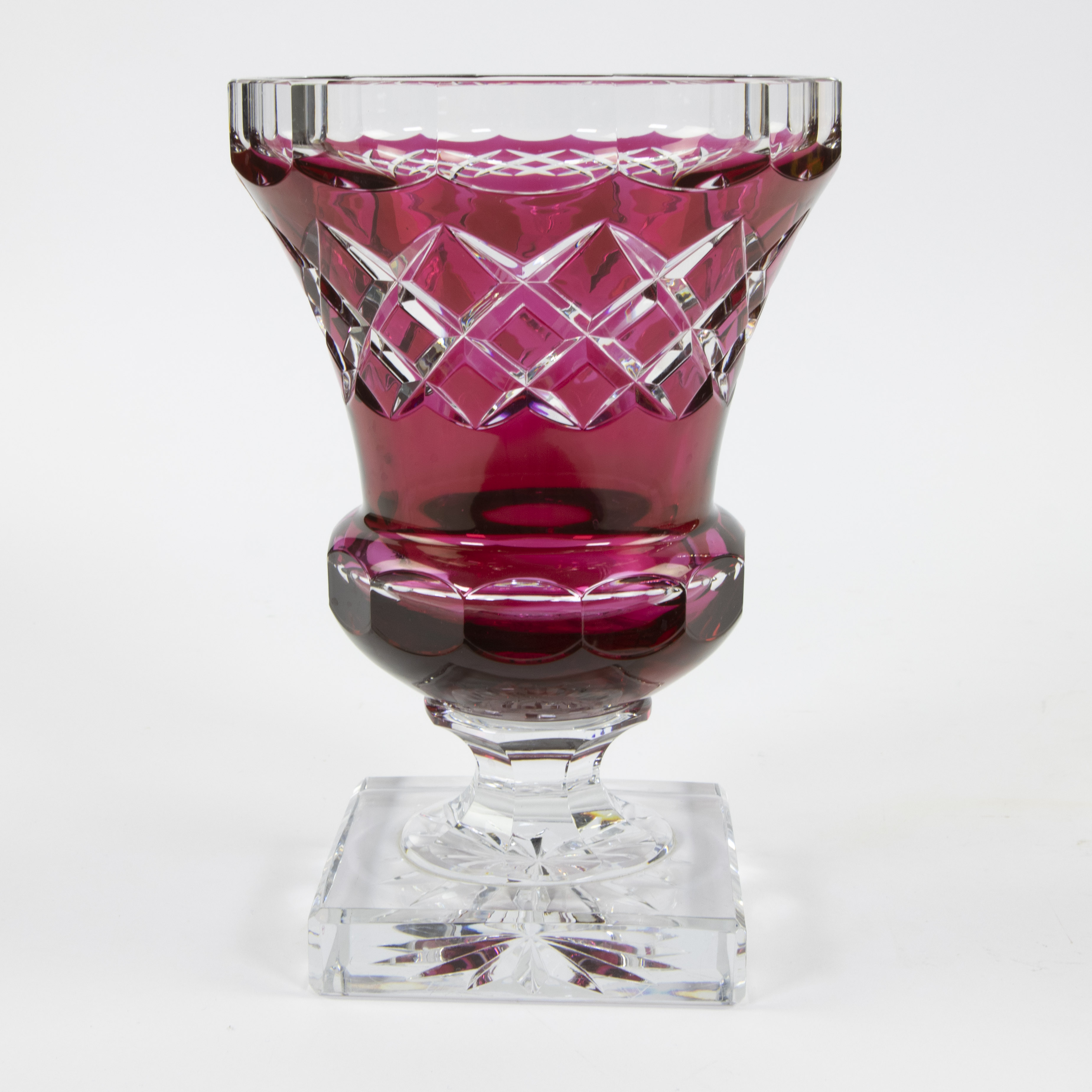 Val Saint Lambert red crystal vase model Thessalie, signed on the bottom, with original label - Image 3 of 5
