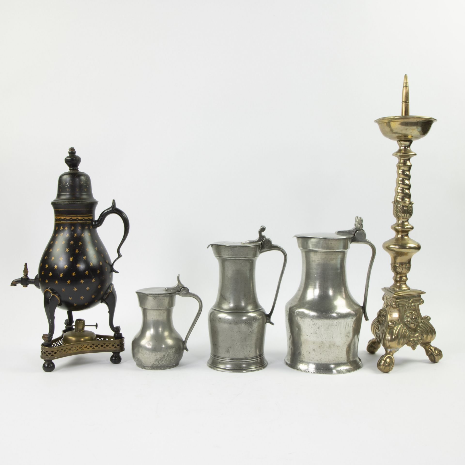 Lot of pewter and copper, 3 French pewter jugs 18th, candlestick 17th and Dutch tap jug circa 1850 - Bild 2 aus 4