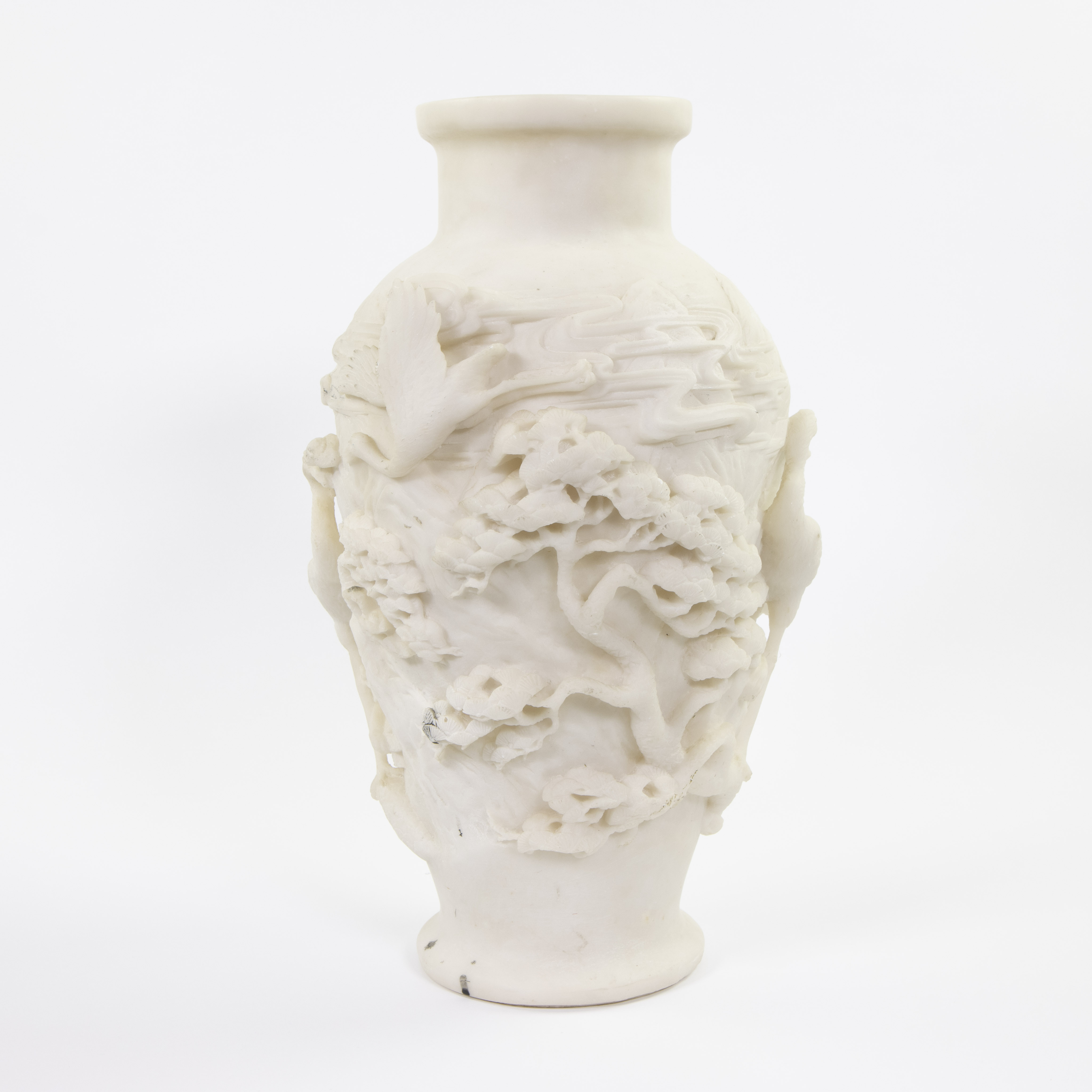 Asian alabaster vase with cranes - Image 3 of 4