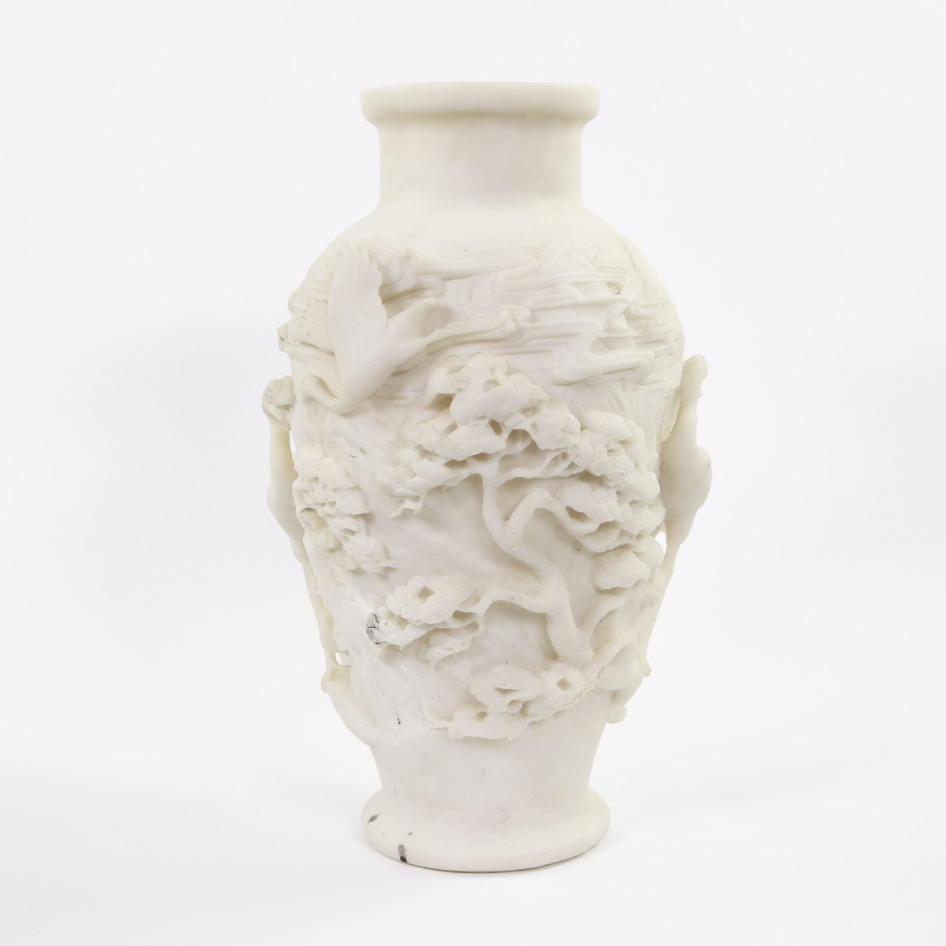 Asian alabaster vase with cranes - Bild 3 aus 4