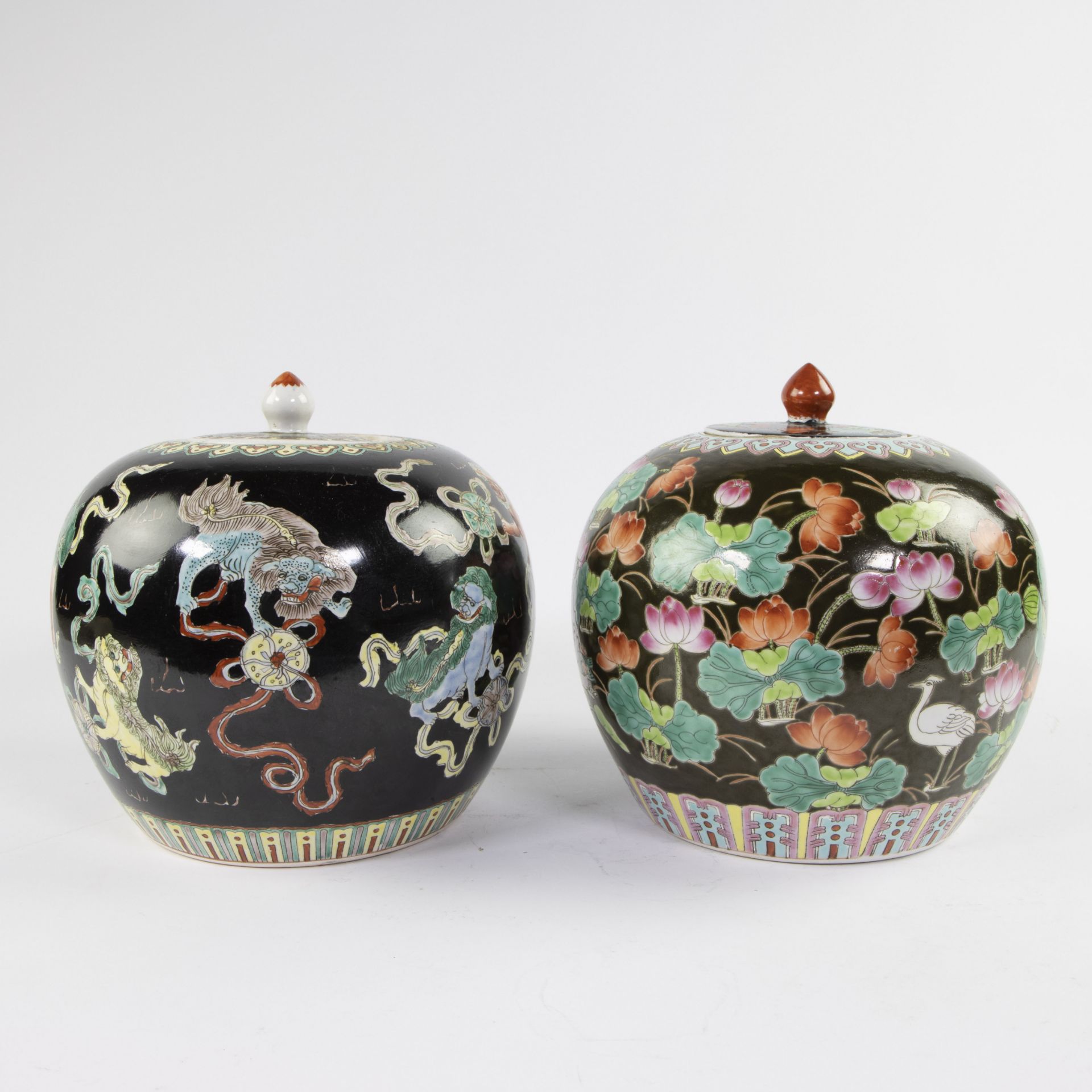2 chinese ginger jars famille noir with Pho dog and ducks - Bild 2 aus 6