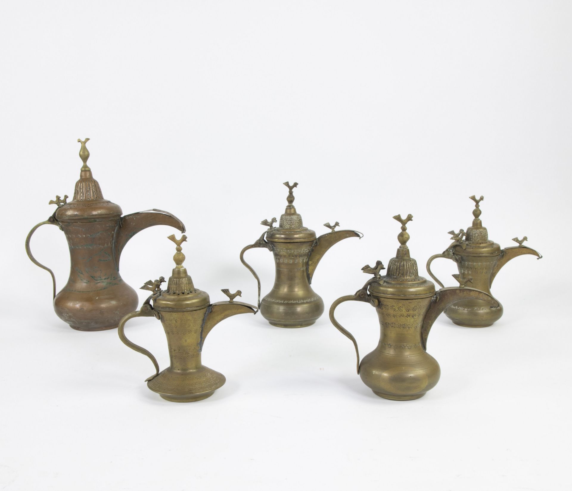 5 desert teapots with opening beak for introducing filtering material Saudi Arabia - Image 2 of 4