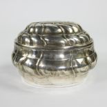 Lidded box Belgian, 1934 (content 800), weight 486 grams