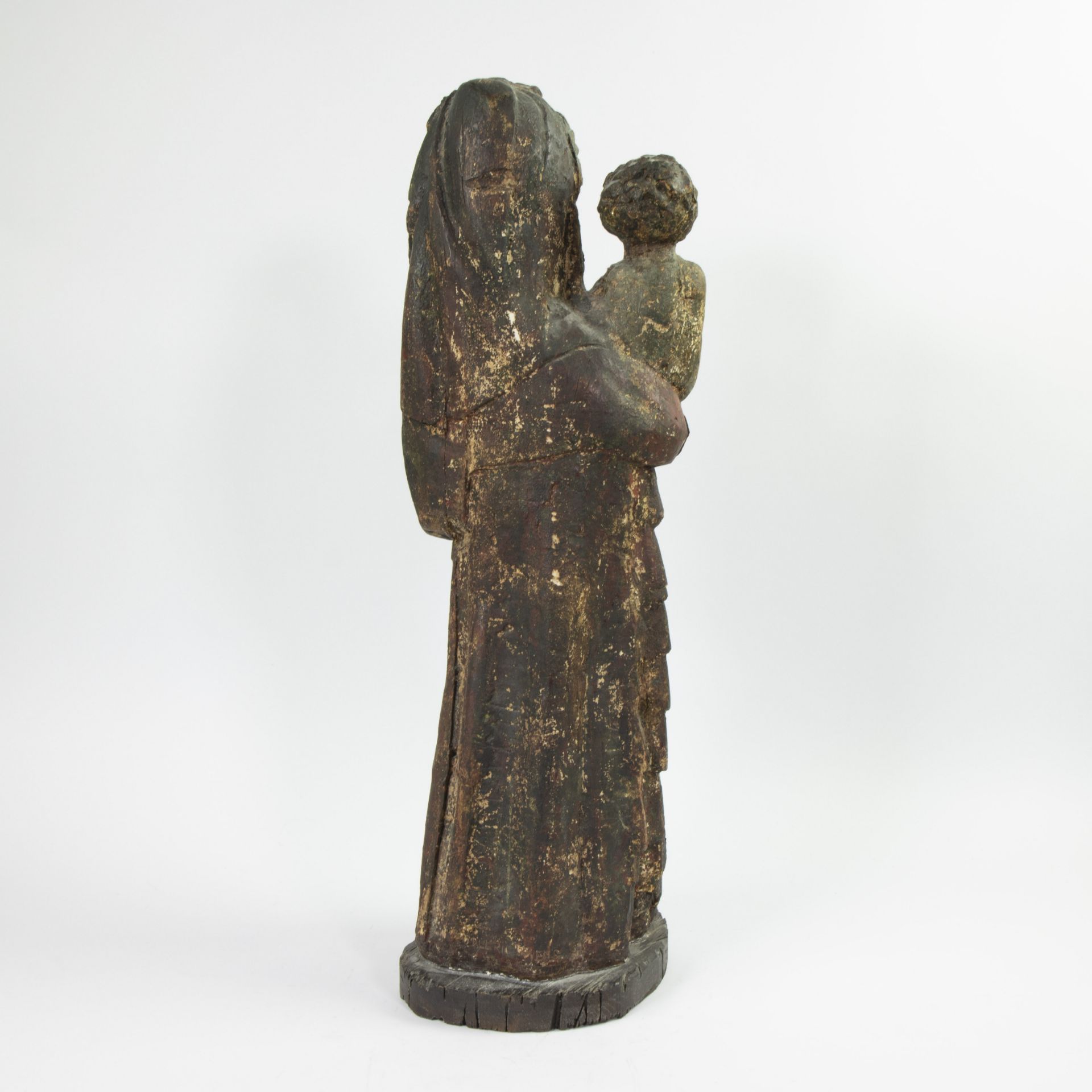 Patinated plaster of a Madonna with child Ile de France, 19th copie after example from 14th century - Image 3 of 4